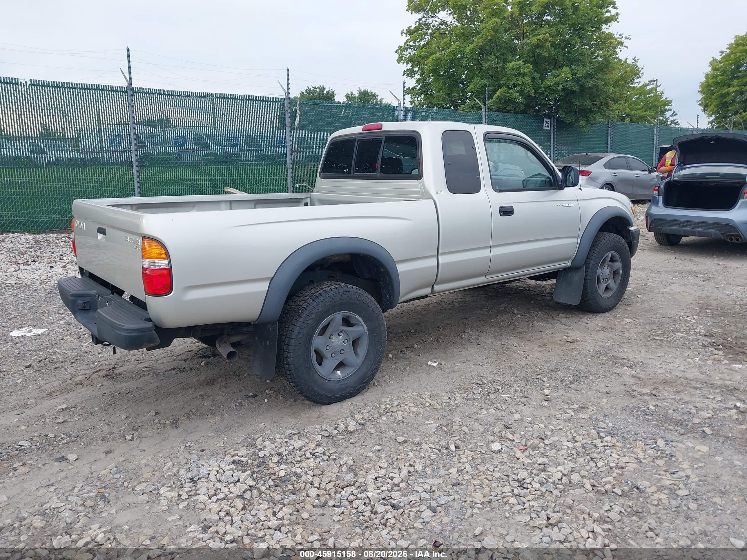 2002 Toyota Tacoma   Серебряный vin: 5TEWM72NX2Z111464