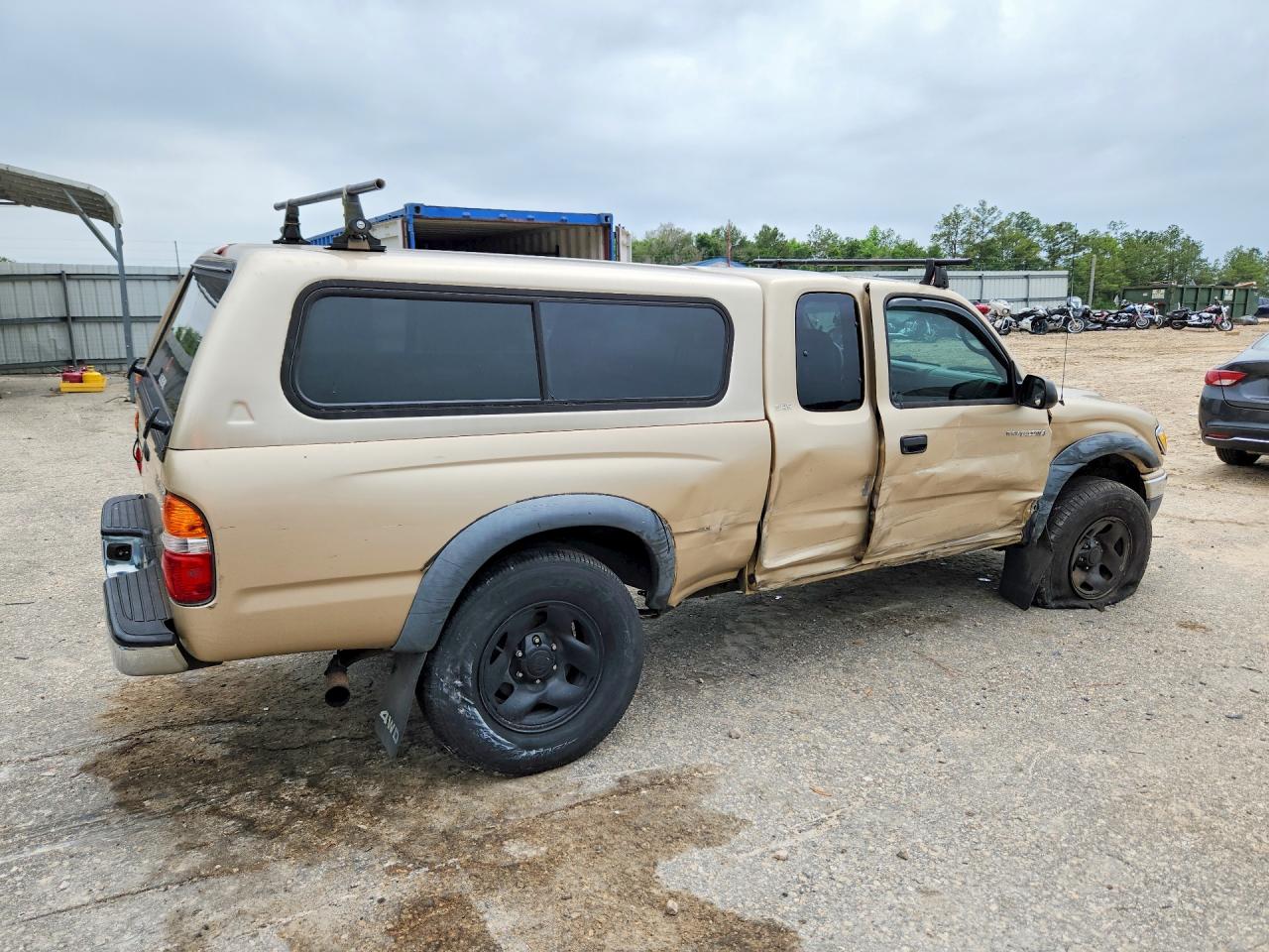 2002 Toyota Tacoma Xtracab Cream vin: 5TEWM72NX2Z888274
