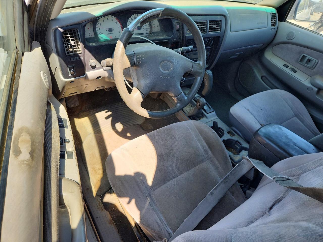 2001 Toyota Tacoma Xtracab Silver vin: 5TEWN72N01Z809609