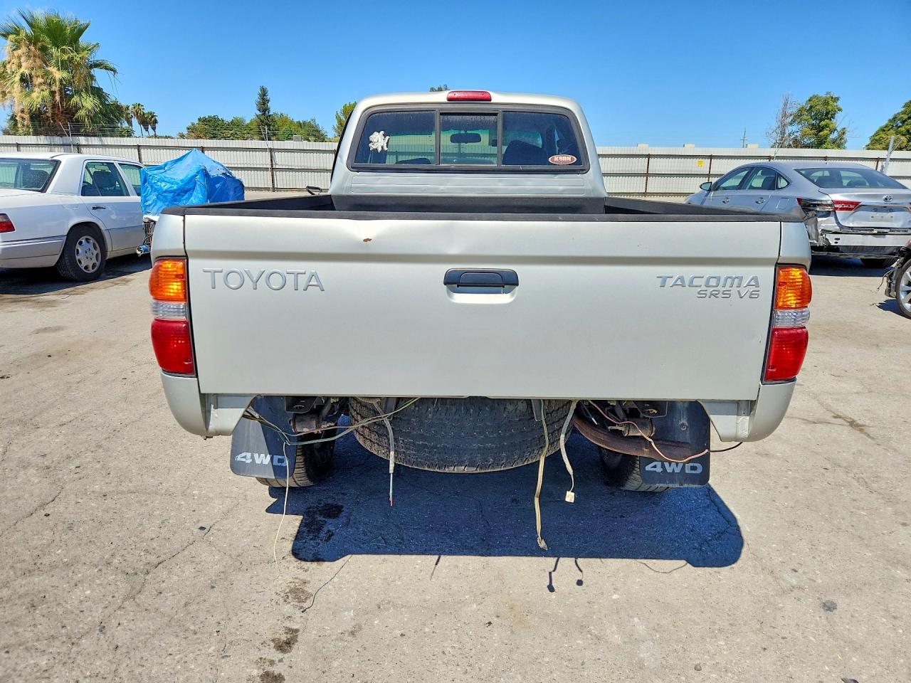 2001 Toyota Tacoma Xtracab Silver vin: 5TEWN72N01Z809609