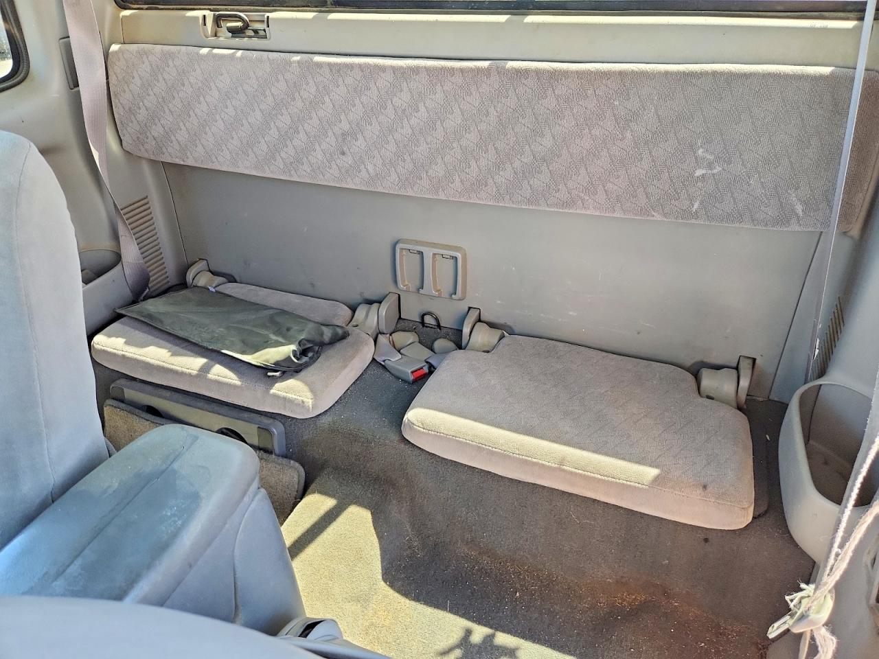 2001 Toyota Tacoma Xtracab Silver vin: 5TEWN72N01Z809609
