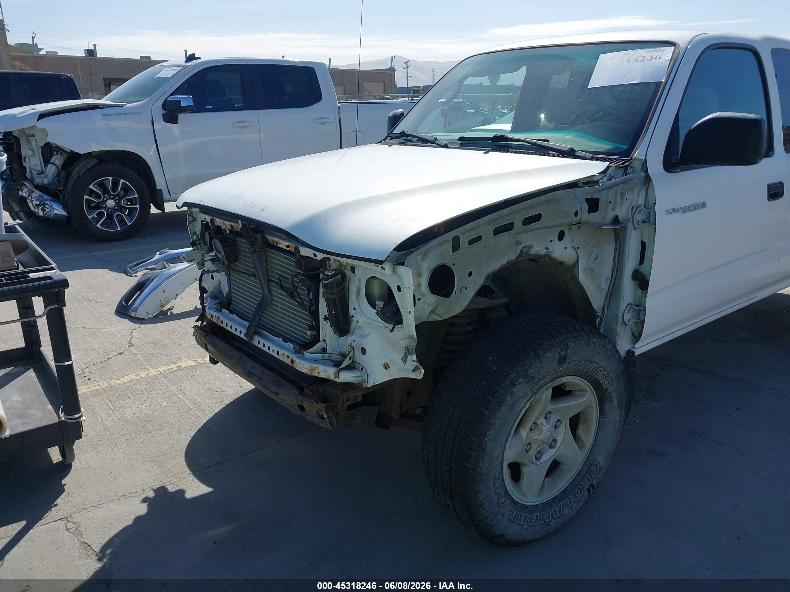 2002 Toyota Tacoma Base V6 White vin: 5TEWN72N02Z084546