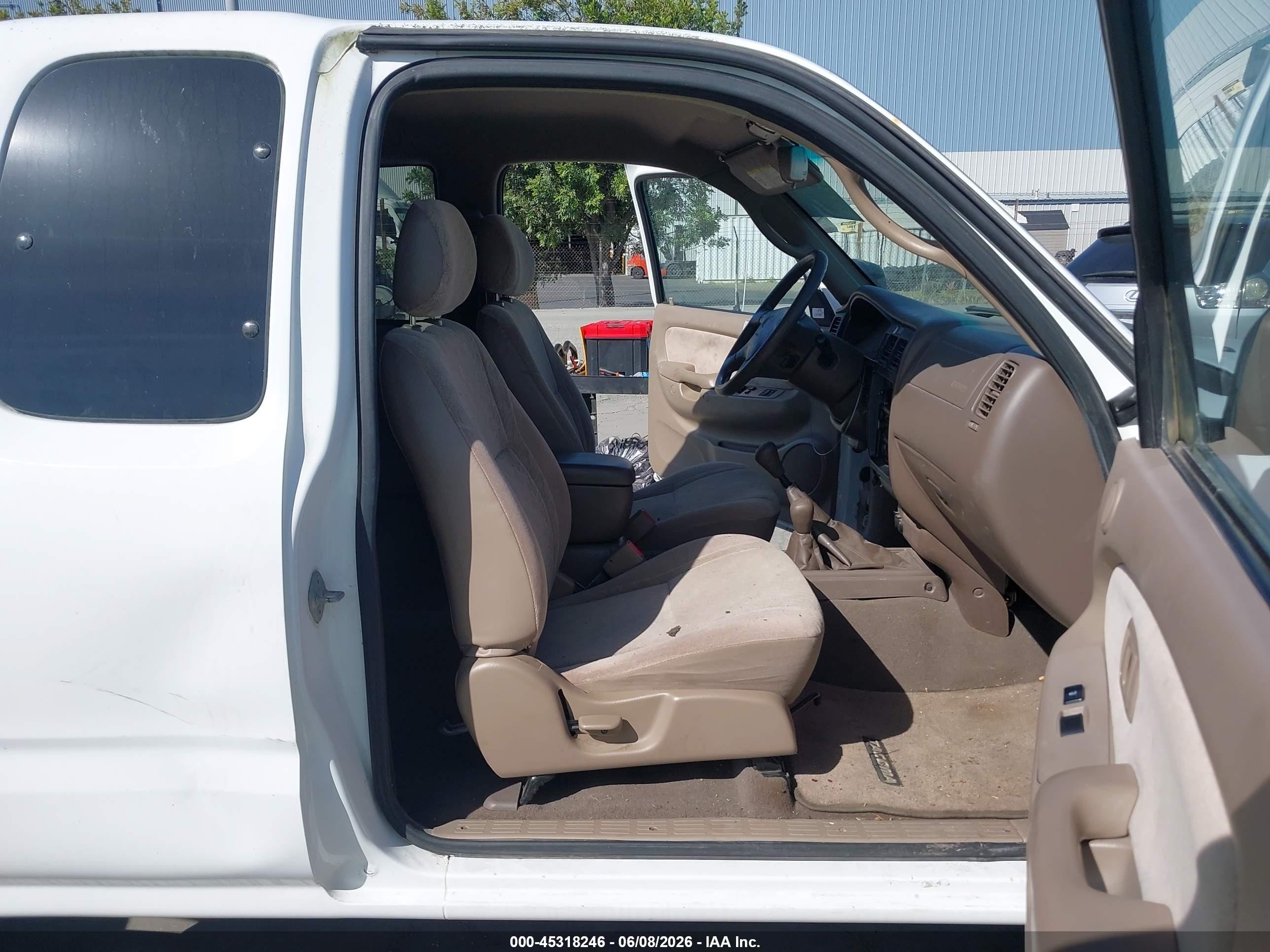 2002 Toyota Tacoma Base V6 White vin: 5TEWN72N02Z084546