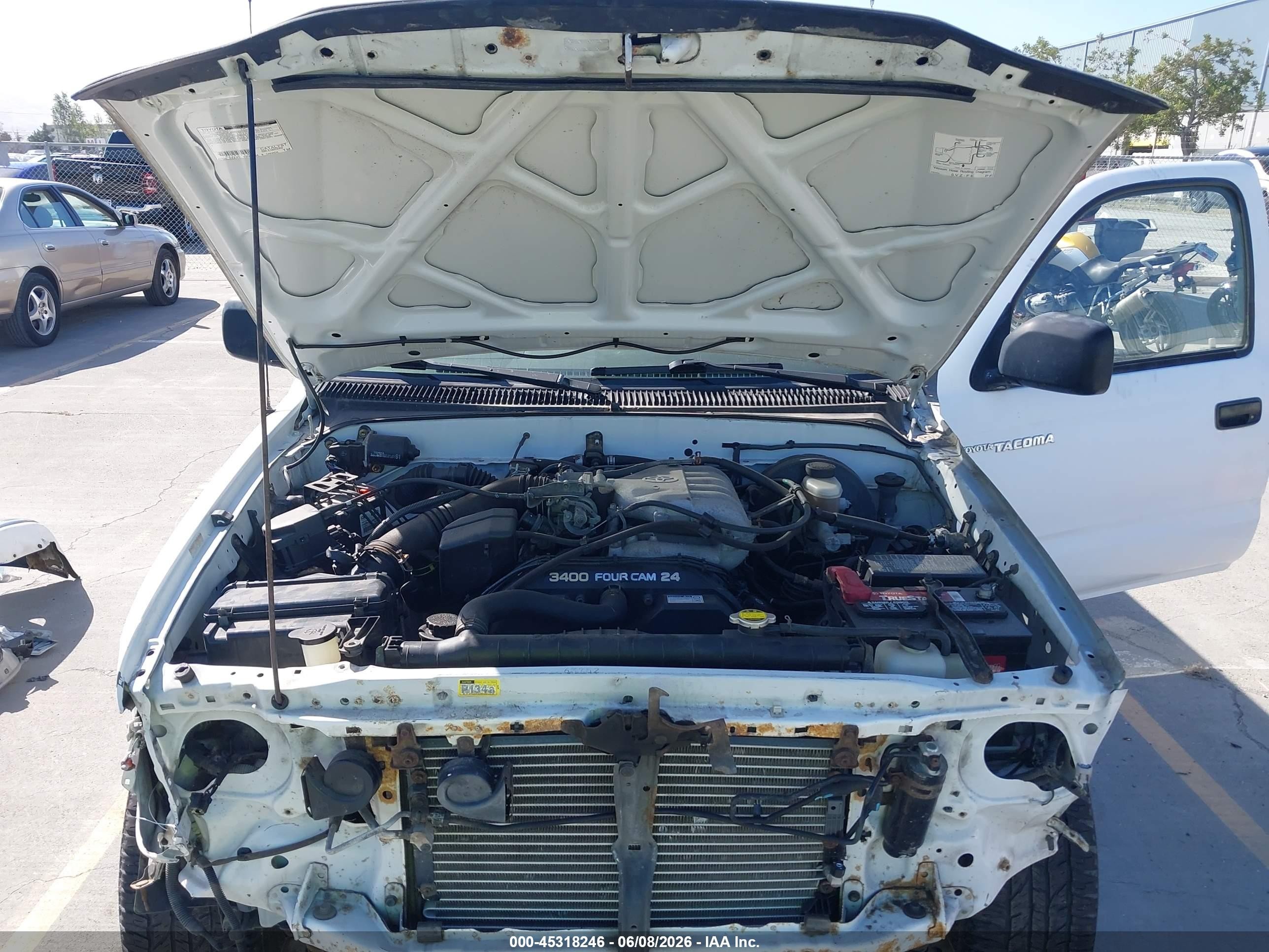 2002 Toyota Tacoma Base V6 White vin: 5TEWN72N02Z084546