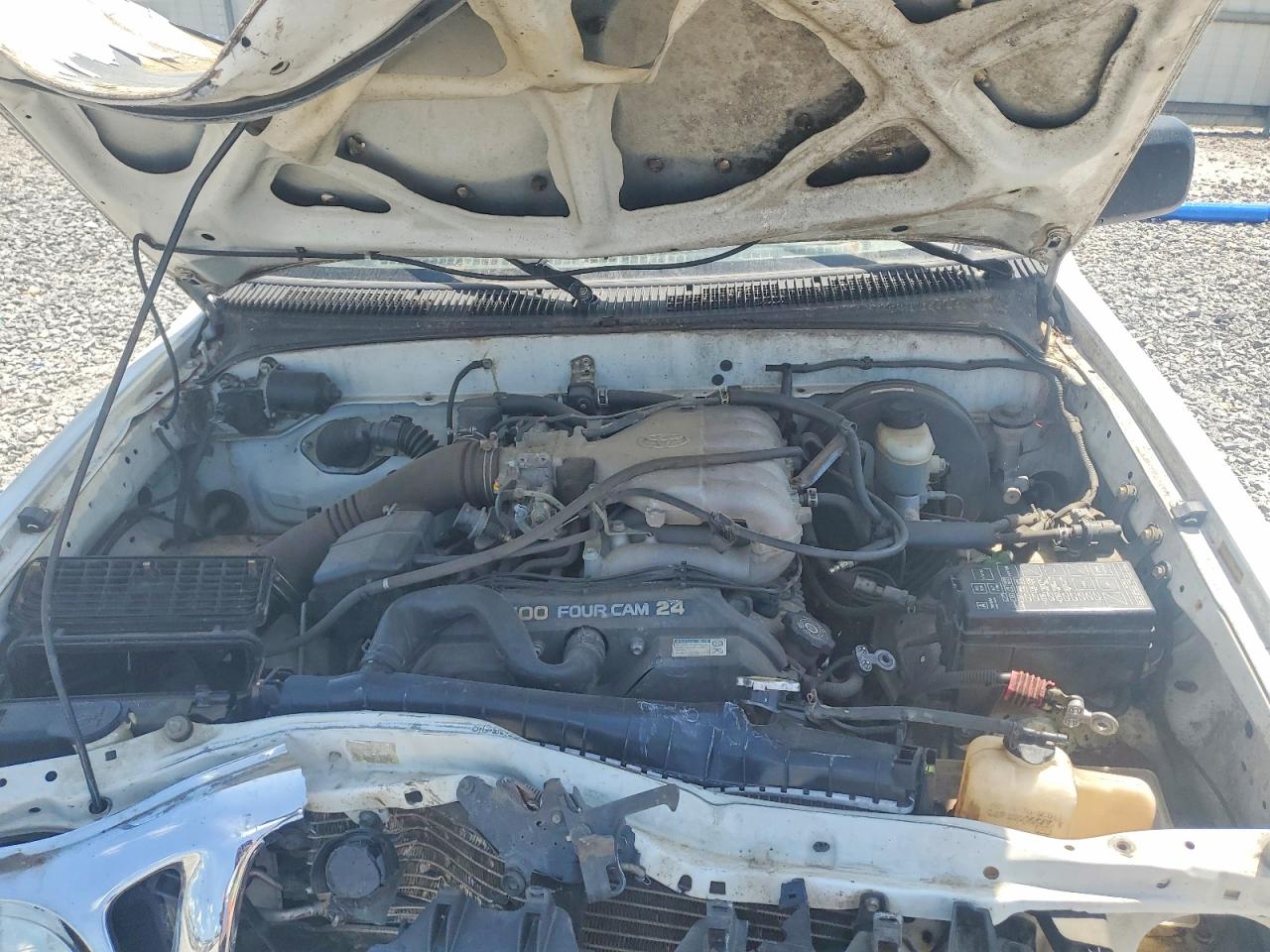 2002 Toyota Tacoma Xtracab White vin: 5TEWN72N22Z880764