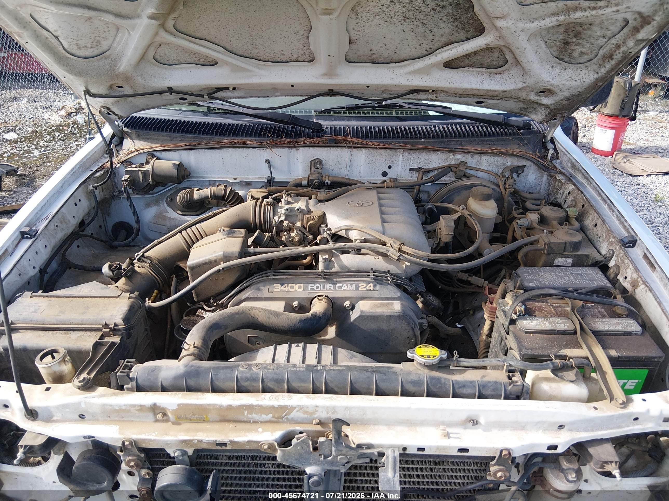 2001 Toyota Tacoma Base V6 White vin: 5TEWN72N31Z743816