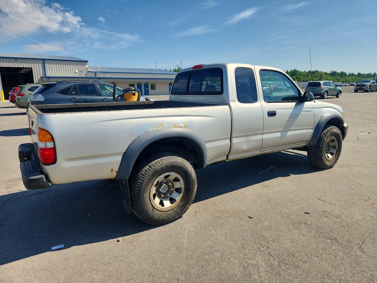 2001 Toyota Tacoma Xtracab Silver vin: 5TEWN72N61Z864033