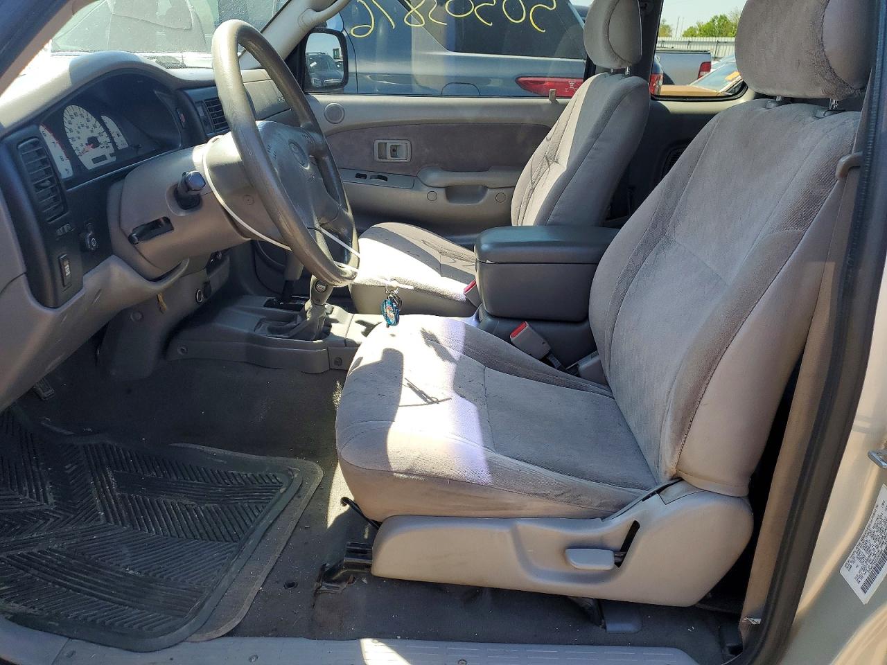 2002 Toyota Tacoma Xtracab Silver vin: 5TEWN72N62Z083868