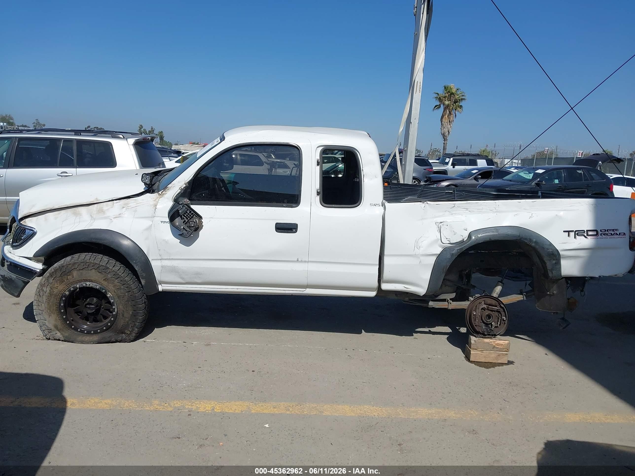 2002 Toyota Tacoma Base V6 Белый vin: 5TEWN72N62Z138657