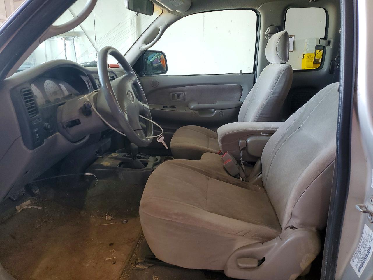 2004 Toyota Tacoma V6 Silver vin: 5TEWN72N74Z374155