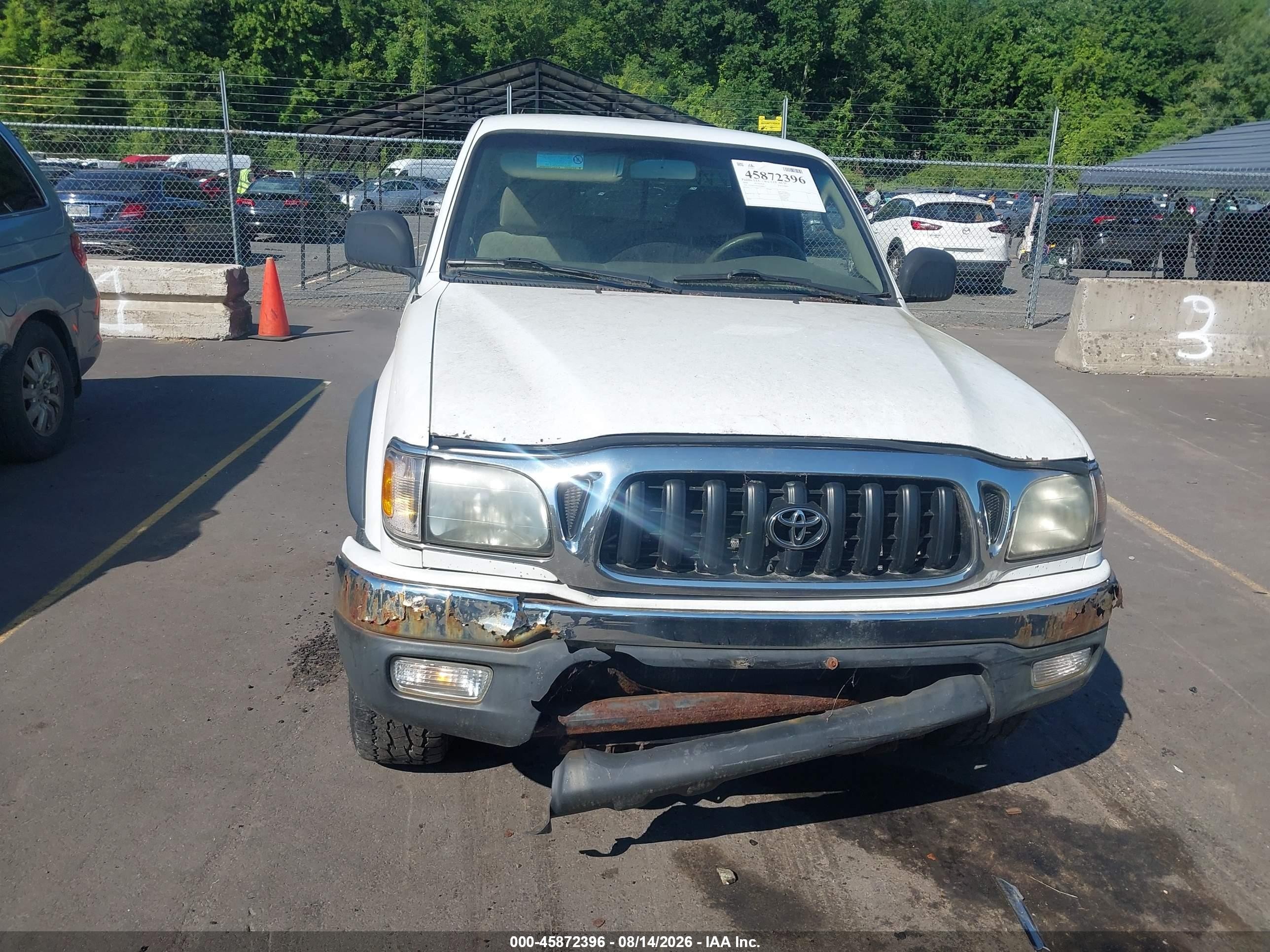 2004 Toyota Tacoma Base V6 White vin: 5TEWN72N74Z398651