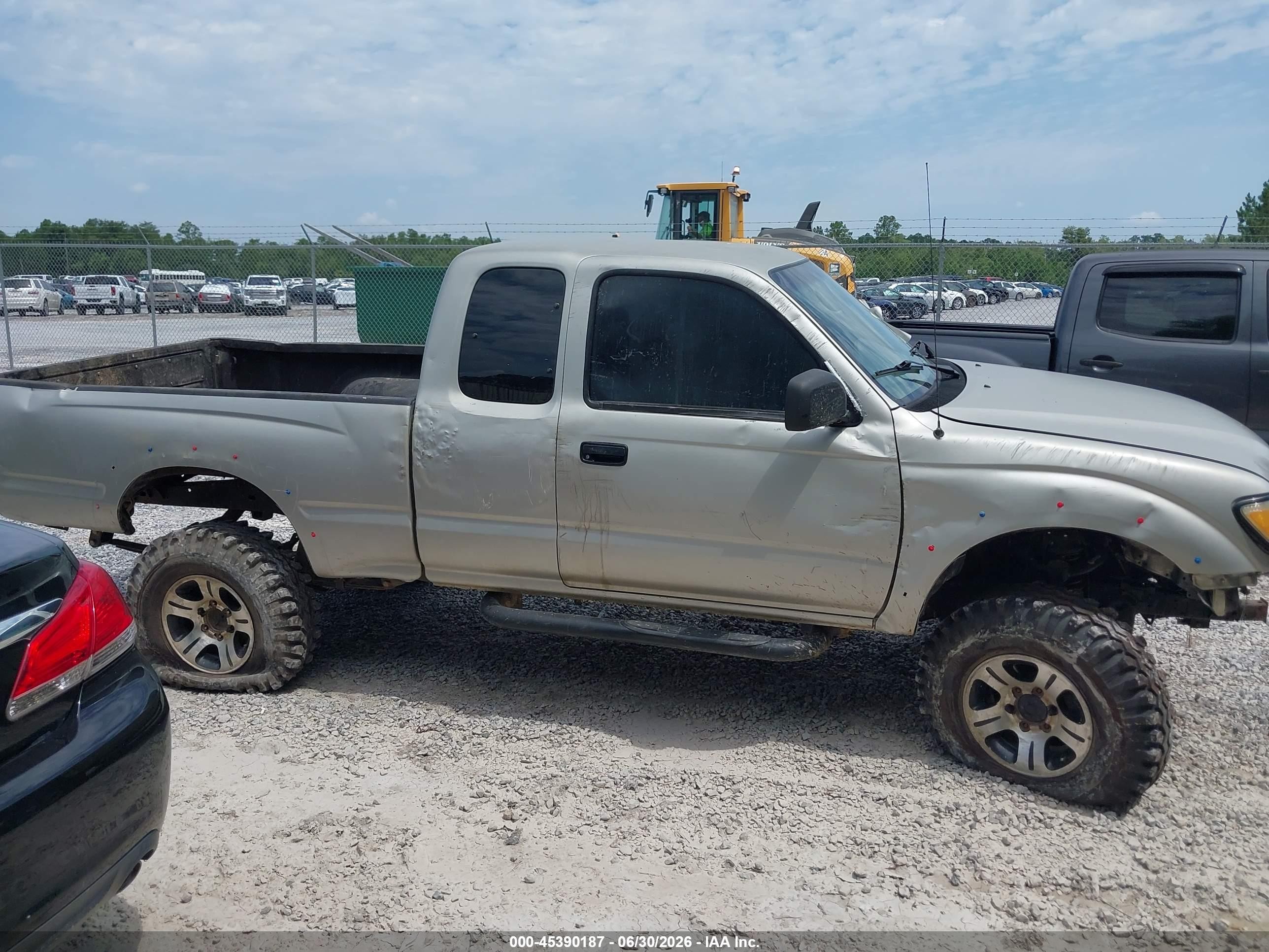 2004 Toyota Tacoma Base V6 Silver vin: 5TEWN72N74Z439313
