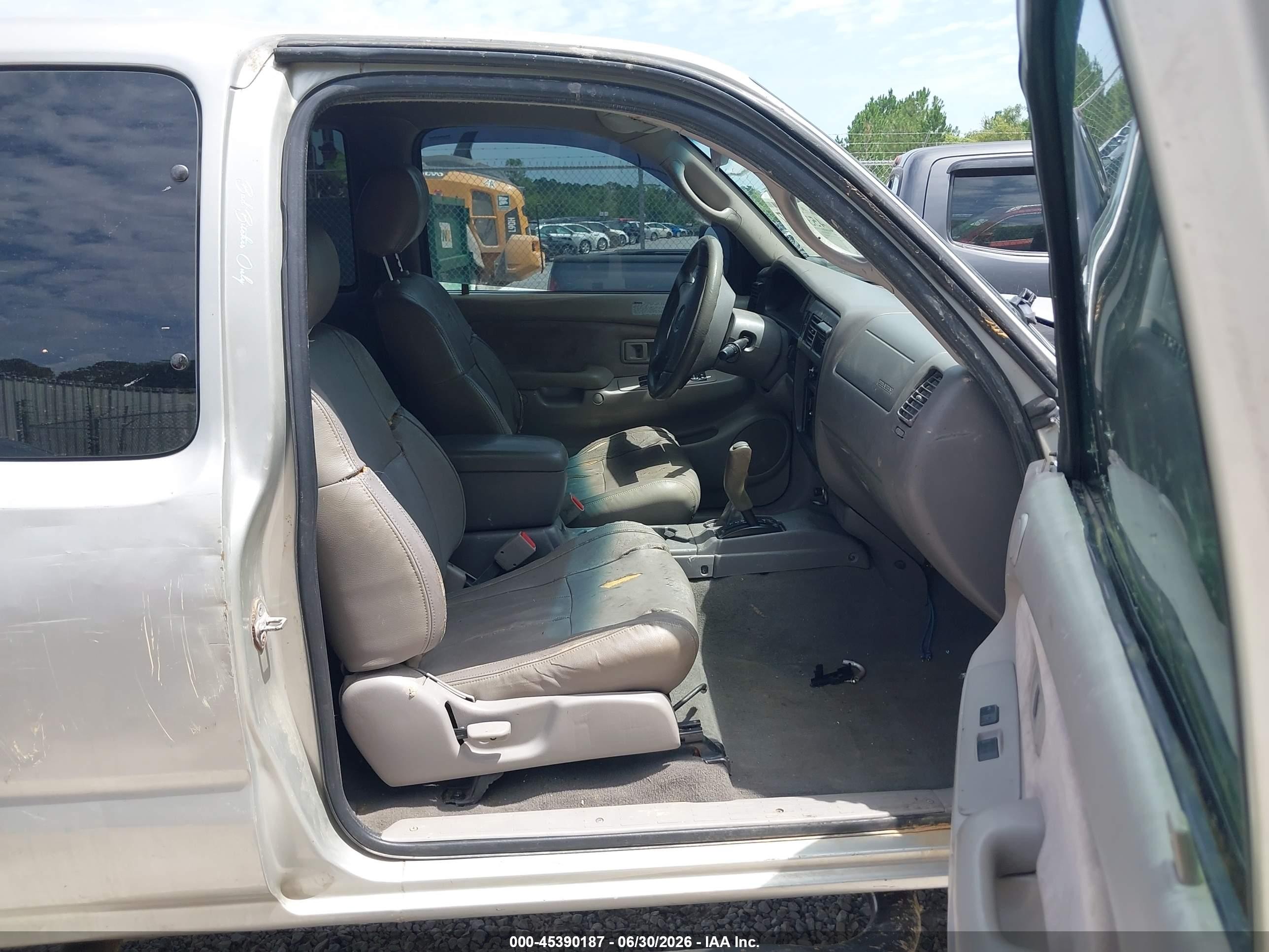 2004 Toyota Tacoma Base V6 Silver vin: 5TEWN72N74Z439313