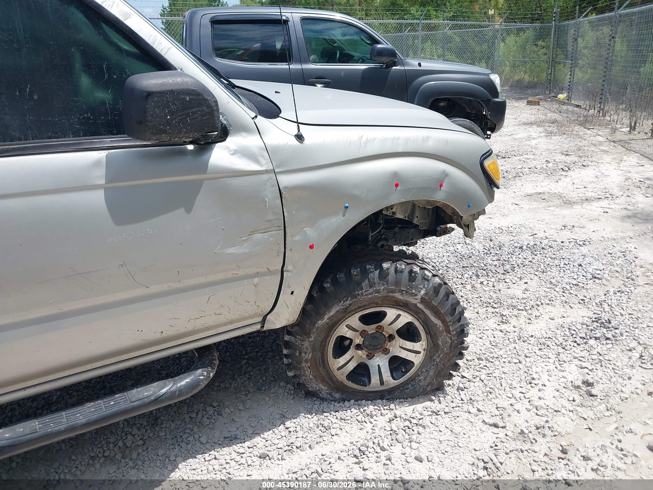 2004 Toyota Tacoma Base V6 Silver vin: 5TEWN72N74Z439313