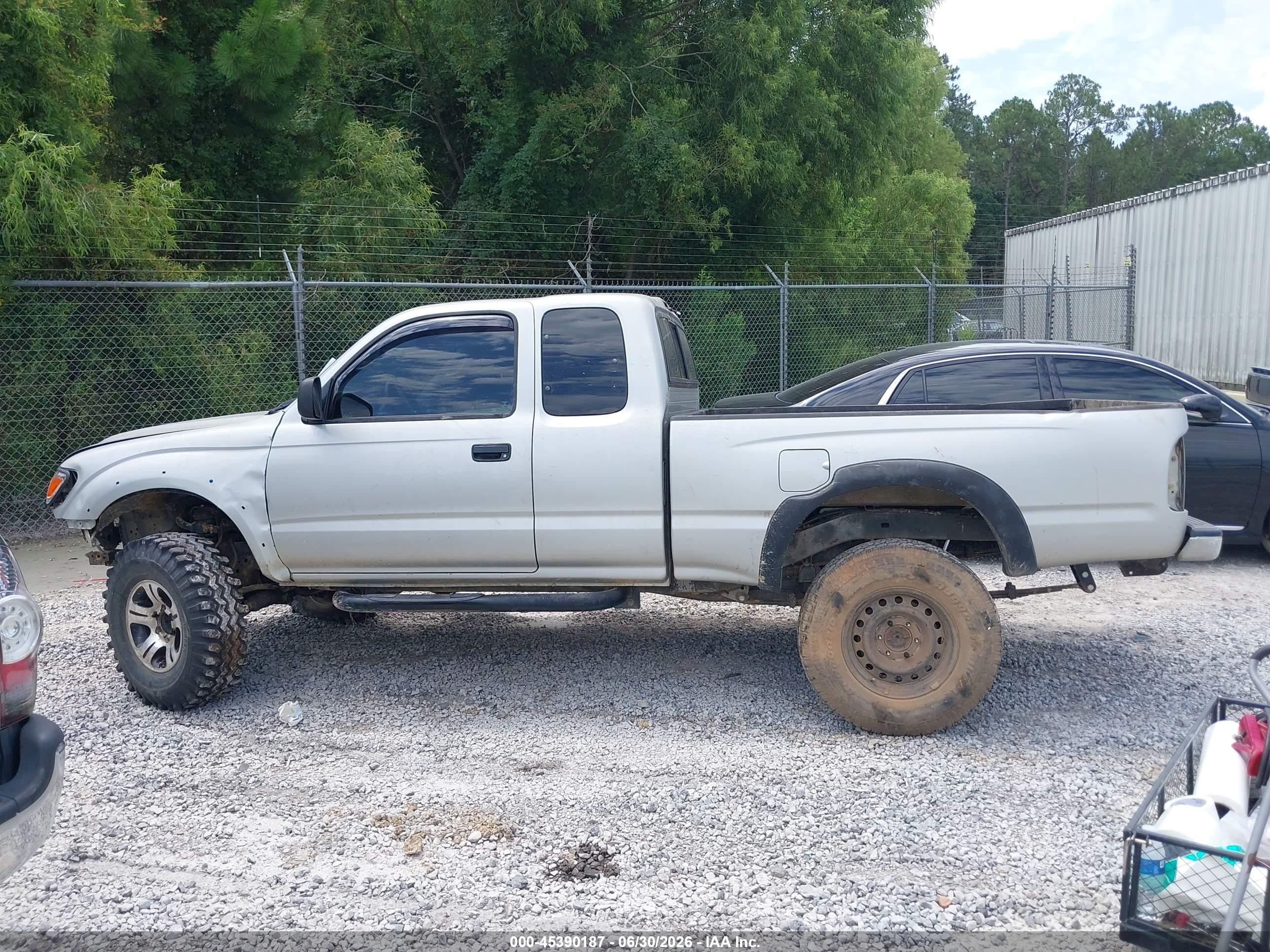 2004 Toyota Tacoma Base V6 Silver vin: 5TEWN72N74Z439313