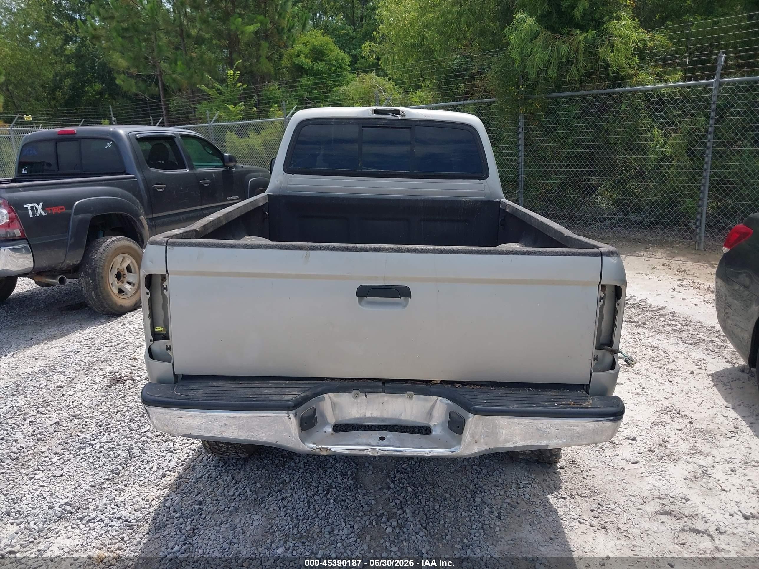 2004 Toyota Tacoma Base V6 Silver vin: 5TEWN72N74Z439313