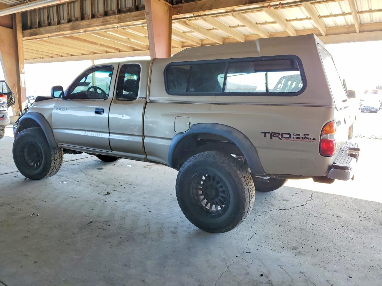 2002 Toyota Tacoma V6 Tan vin: 5TEWN72N82Z044182
