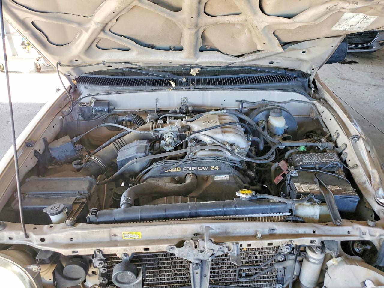 2002 Toyota Tacoma V6 Tan vin: 5TEWN72N82Z044182