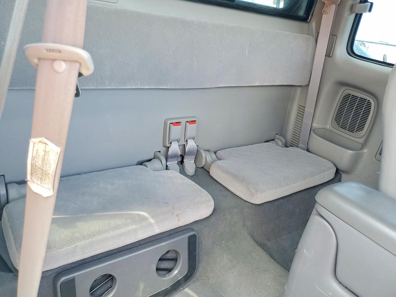 2004 Toyota Tacoma Xtracab White vin: 5TEWN72NX4Z390348
