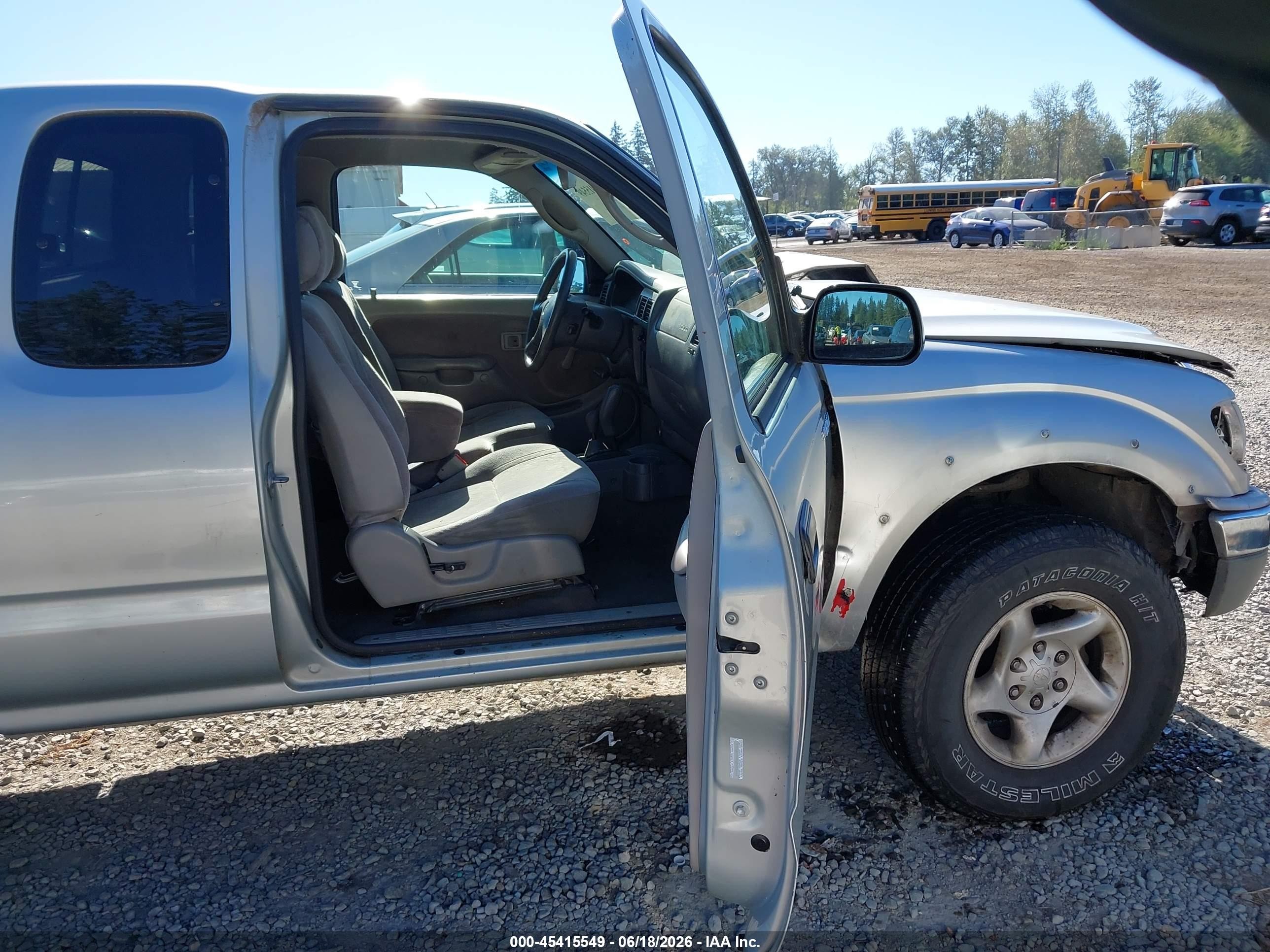 2004 Toyota Tacoma Base V6 Серебряный vin: 5TEWN72NX4Z401641