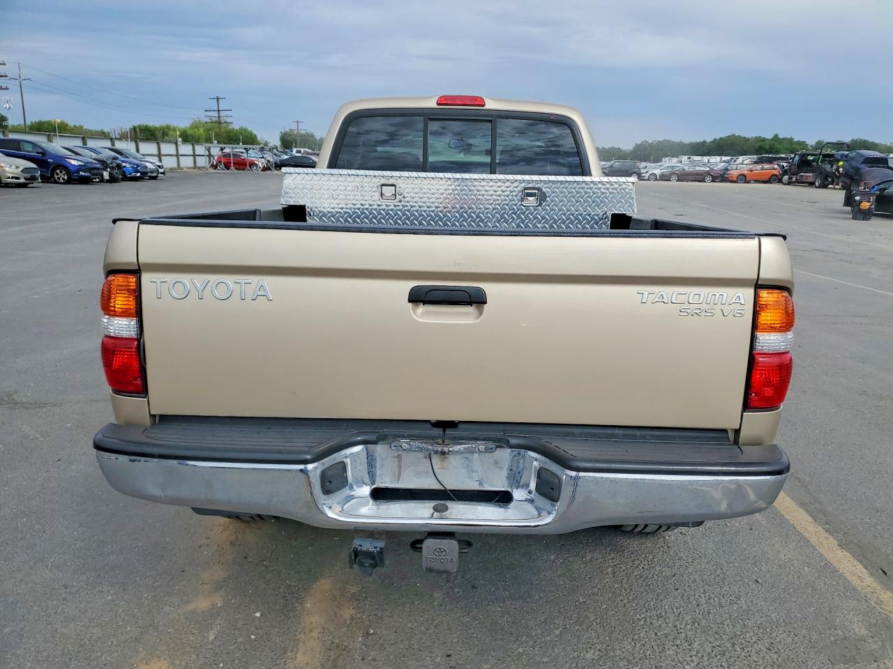 2004 Toyota Tacoma Xtracab Gold vin: 5TEWN72NX4Z406449