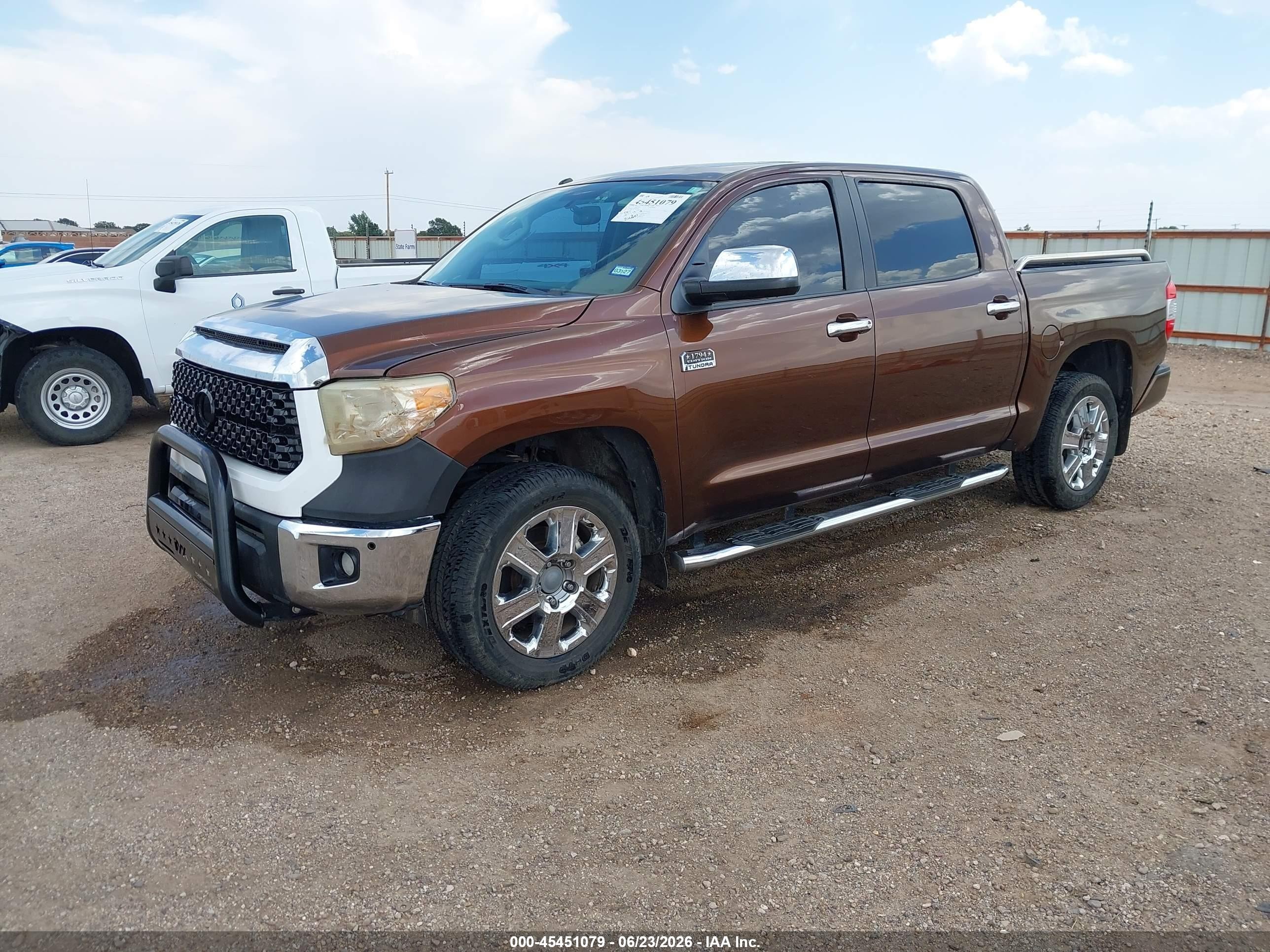 2014 Toyota Tundra 1794 5.7l V8 Коричневый vin: 5TFAW5F10EX360044