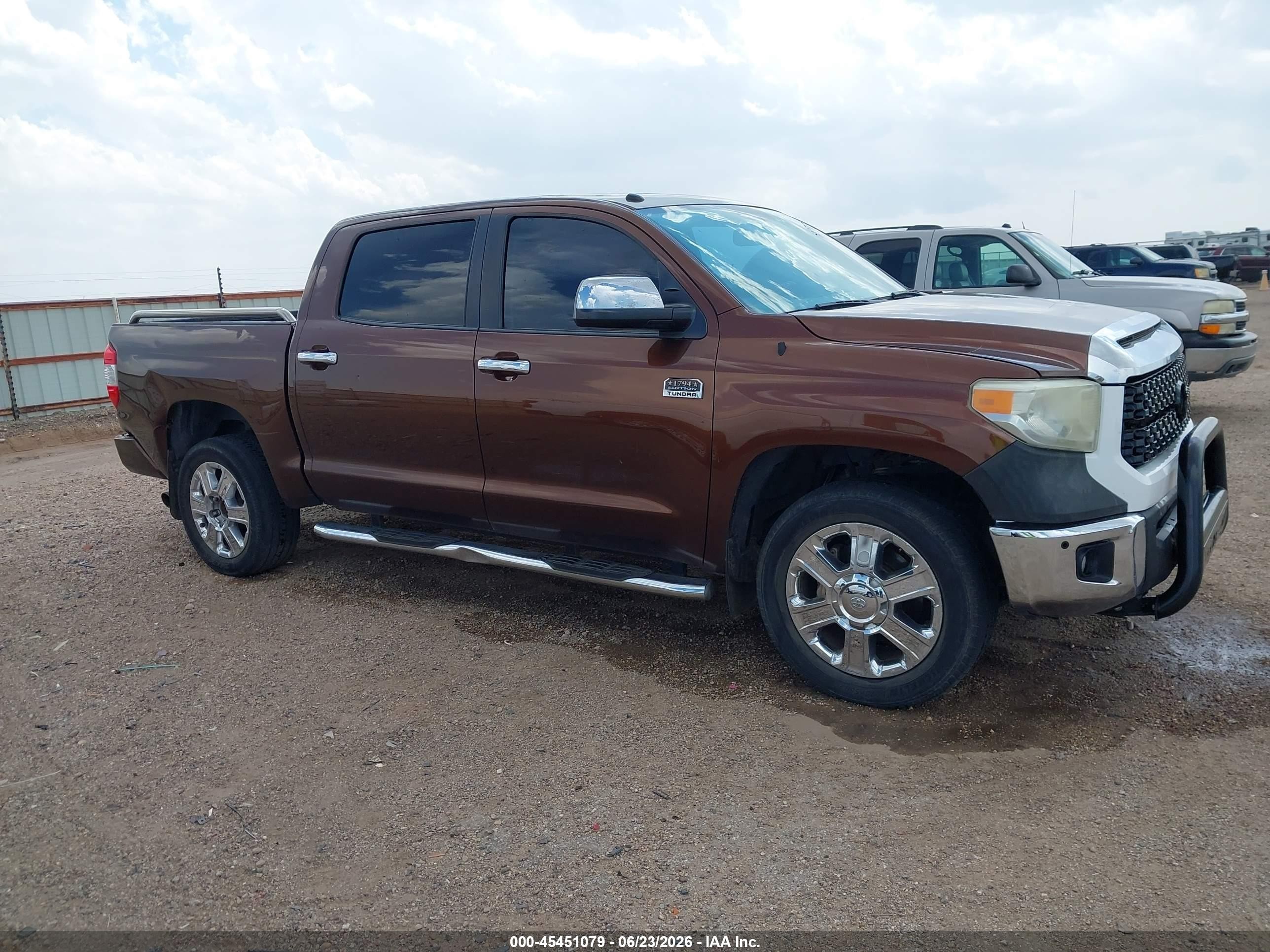 2014 Toyota Tundra 1794 5.7l V8 Коричневый vin: 5TFAW5F10EX360044