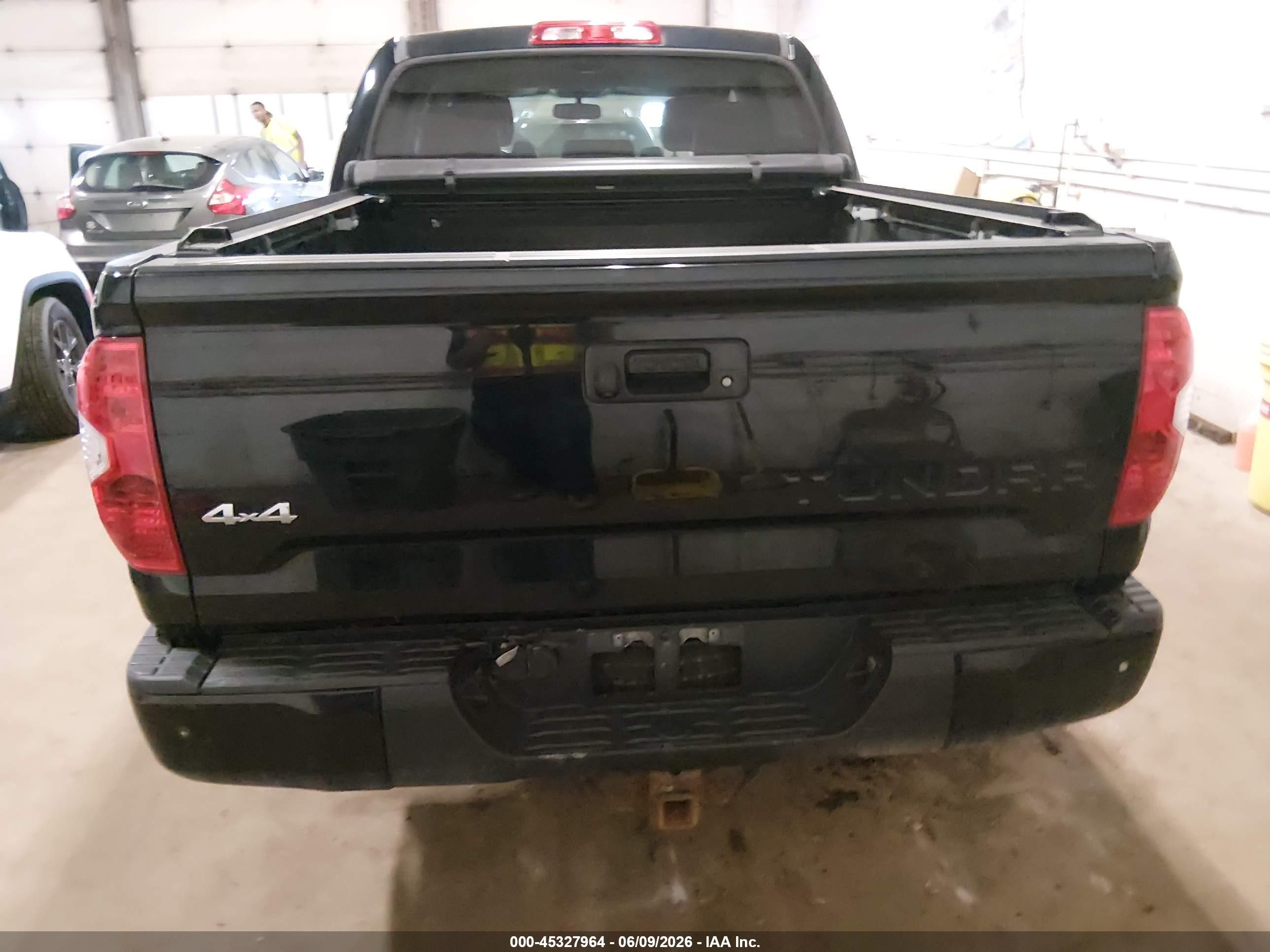 2015 Toyota Tundra Platinum 5.7l V8 Black vin: 5TFAW5F10FX419370