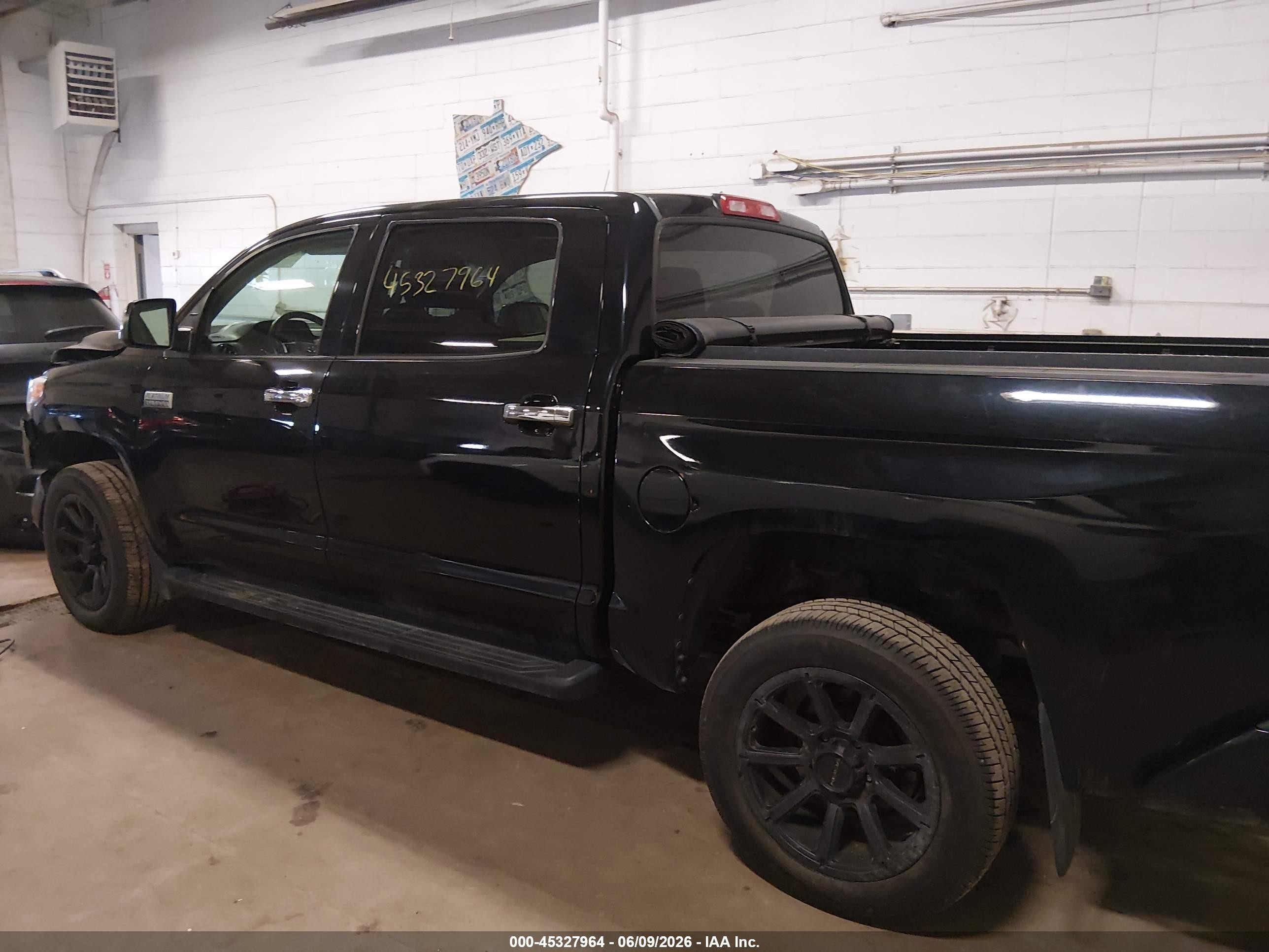 2015 Toyota Tundra Platinum 5.7l V8 Black vin: 5TFAW5F10FX419370