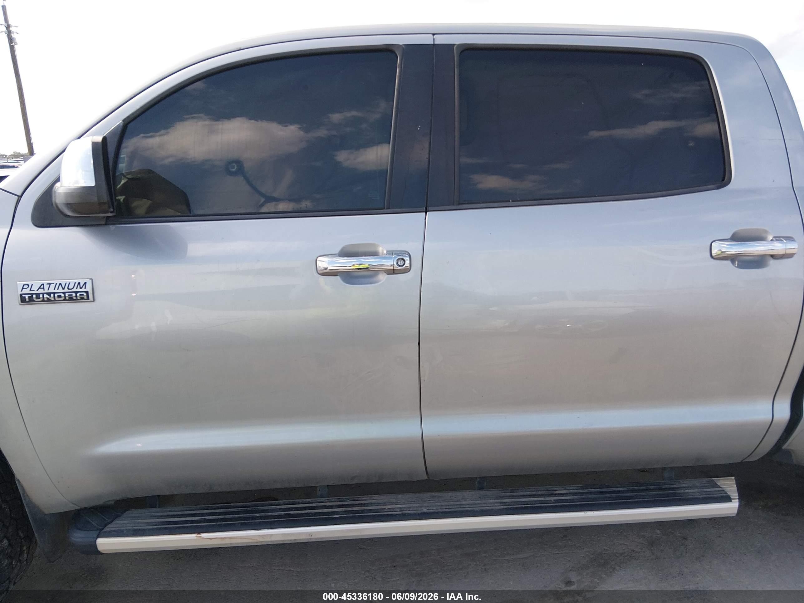 2014 Toyota Tundra Platinum 5.7l V8 Silver vin: 5TFAW5F13EX366985