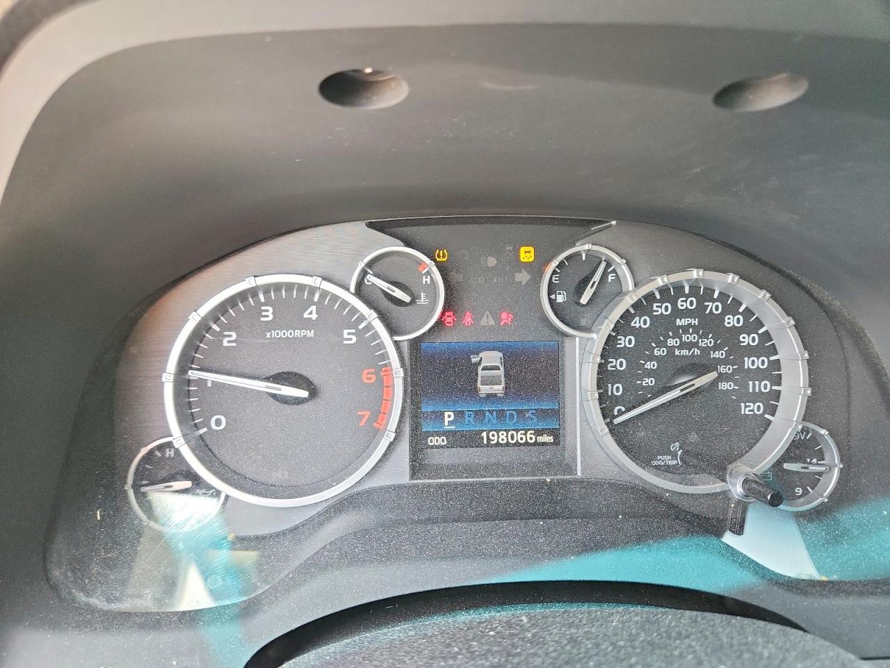 2014 Toyota Tundra Crewmax Platinum Серебряный vin: 5TFAW5F15EX339514