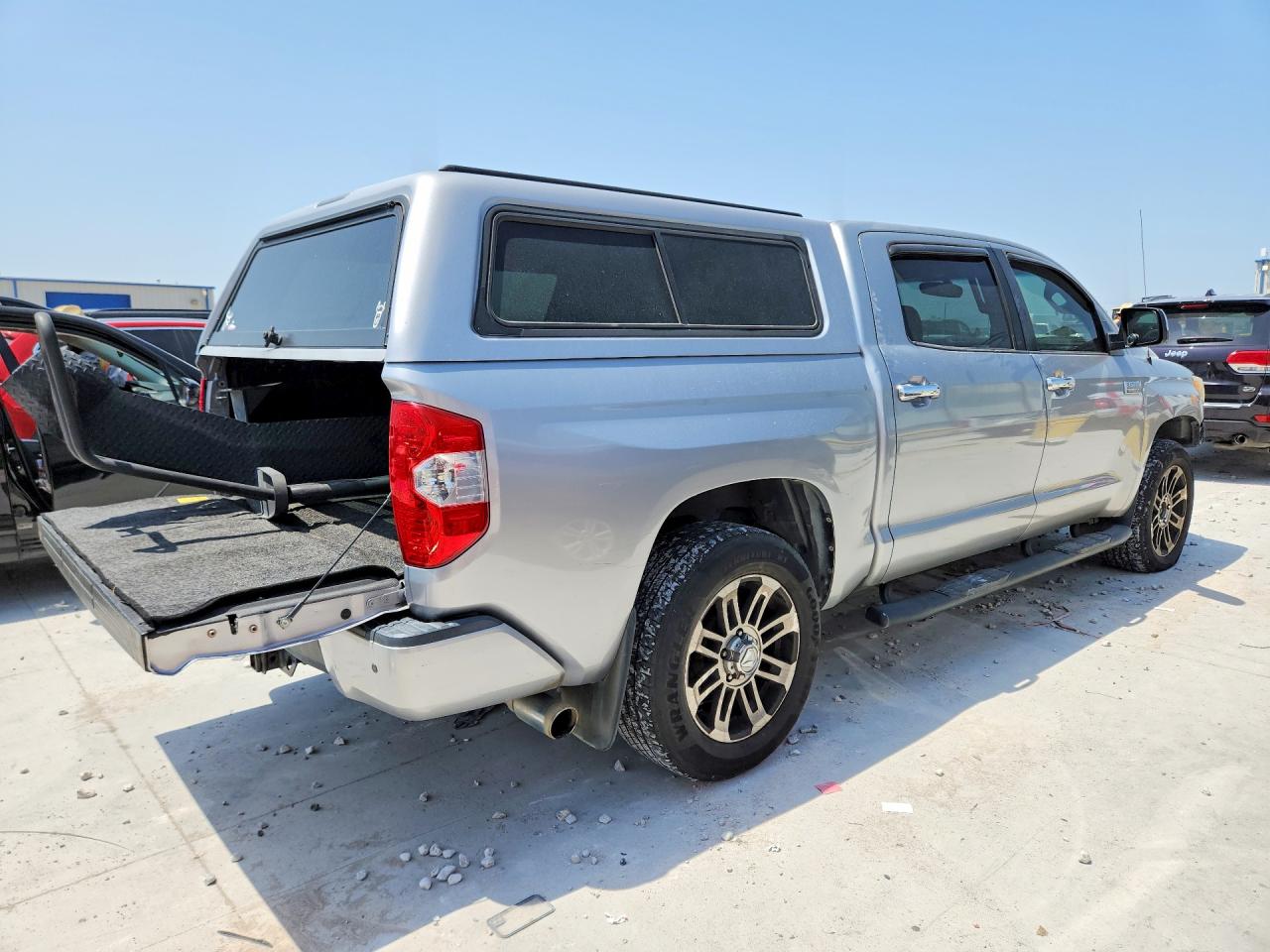 2014 Toyota Tundra Crewmax Platinum Серебряный vin: 5TFAW5F15EX339514