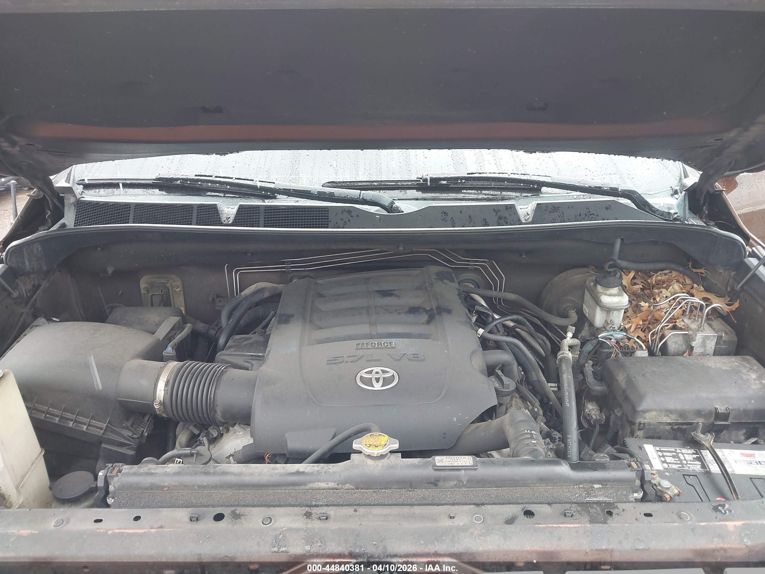 2014 Toyota Tundra 1794 5.7l V8 Коричневый vin: 5TFAW5F15EX357253