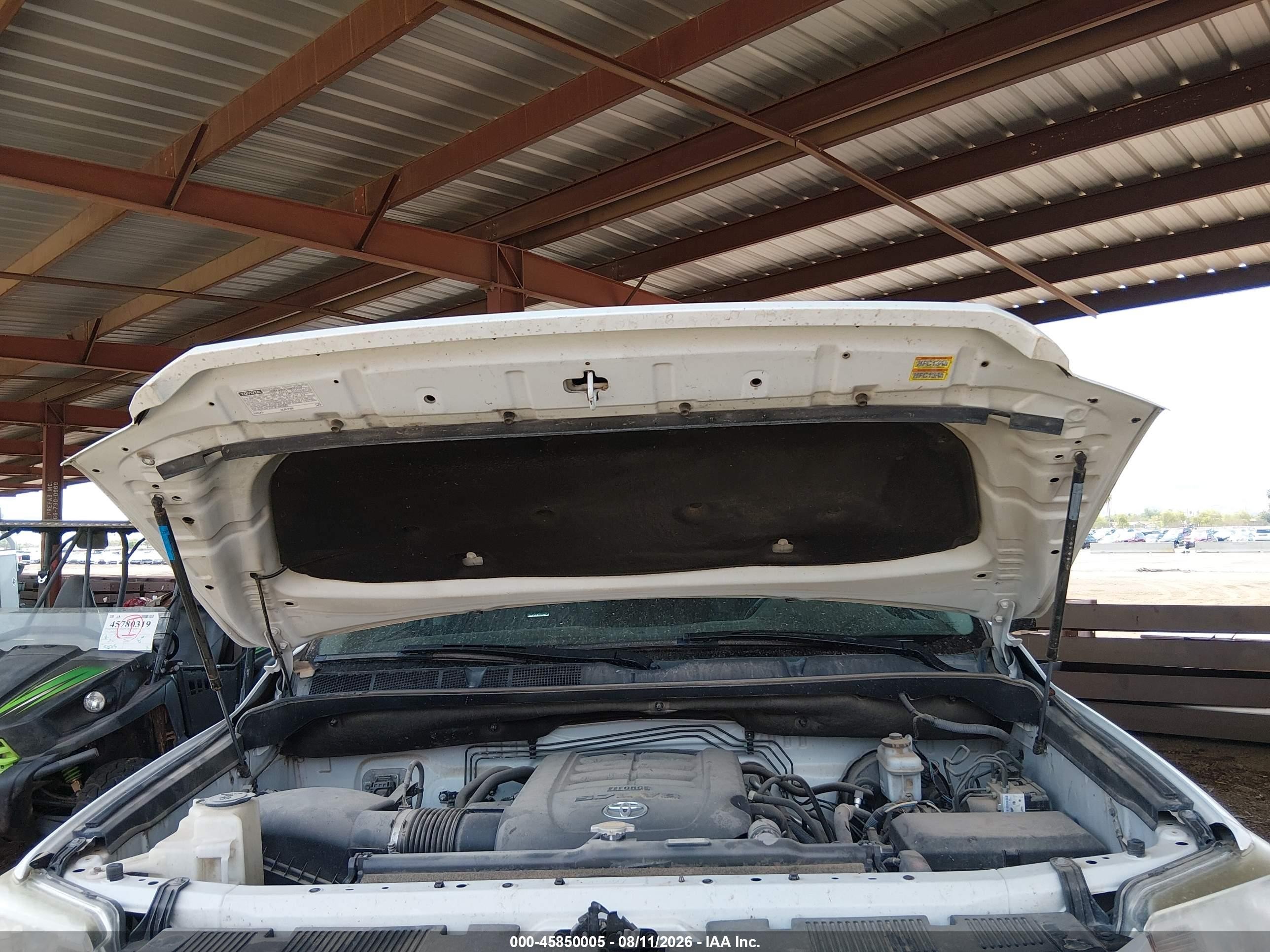 2014 Toyota Tundra Platinum 5.7l V8 White vin: 5TFAW5F17EX360381