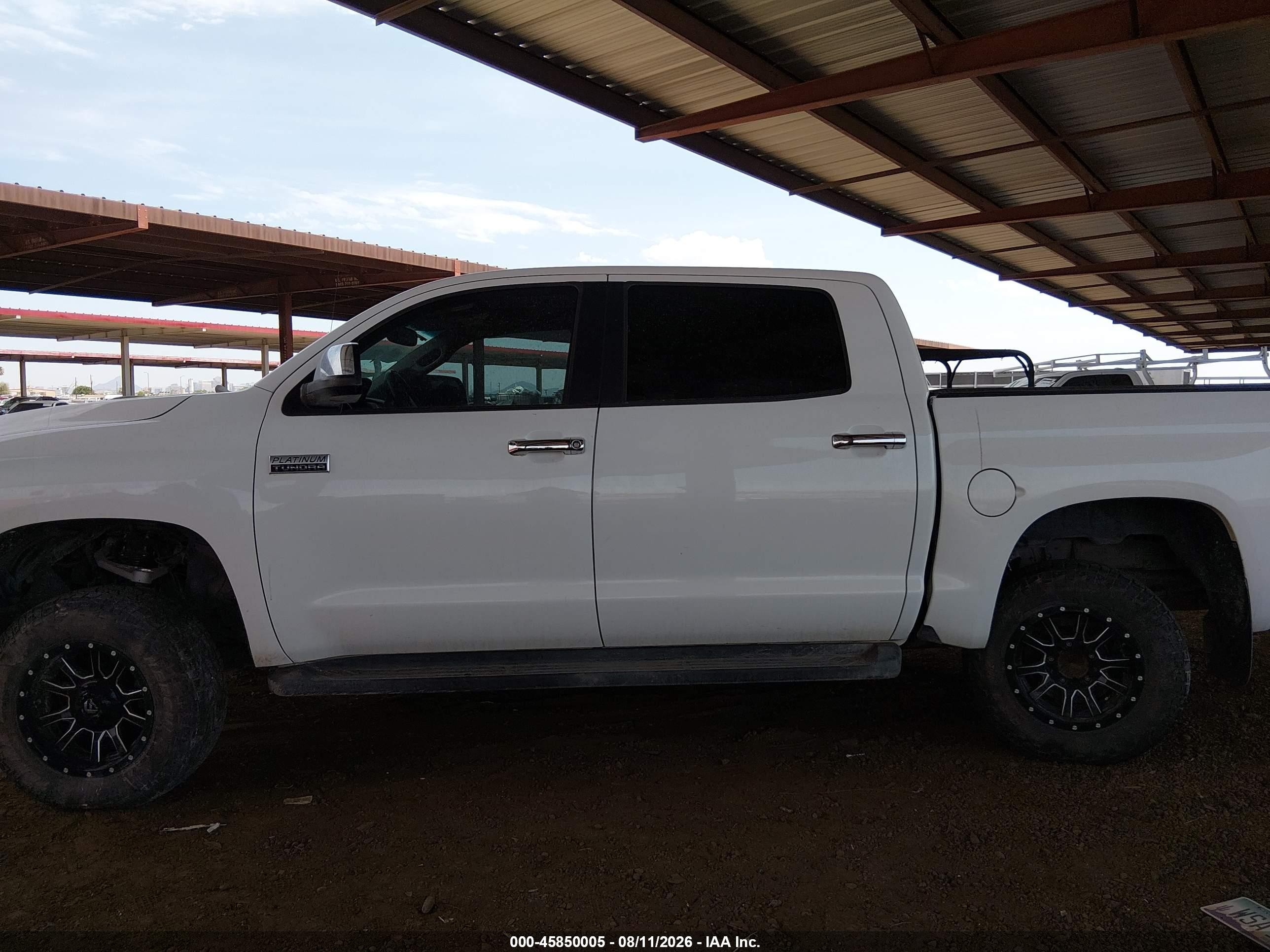 2014 Toyota Tundra Platinum 5.7l V8 White vin: 5TFAW5F17EX360381