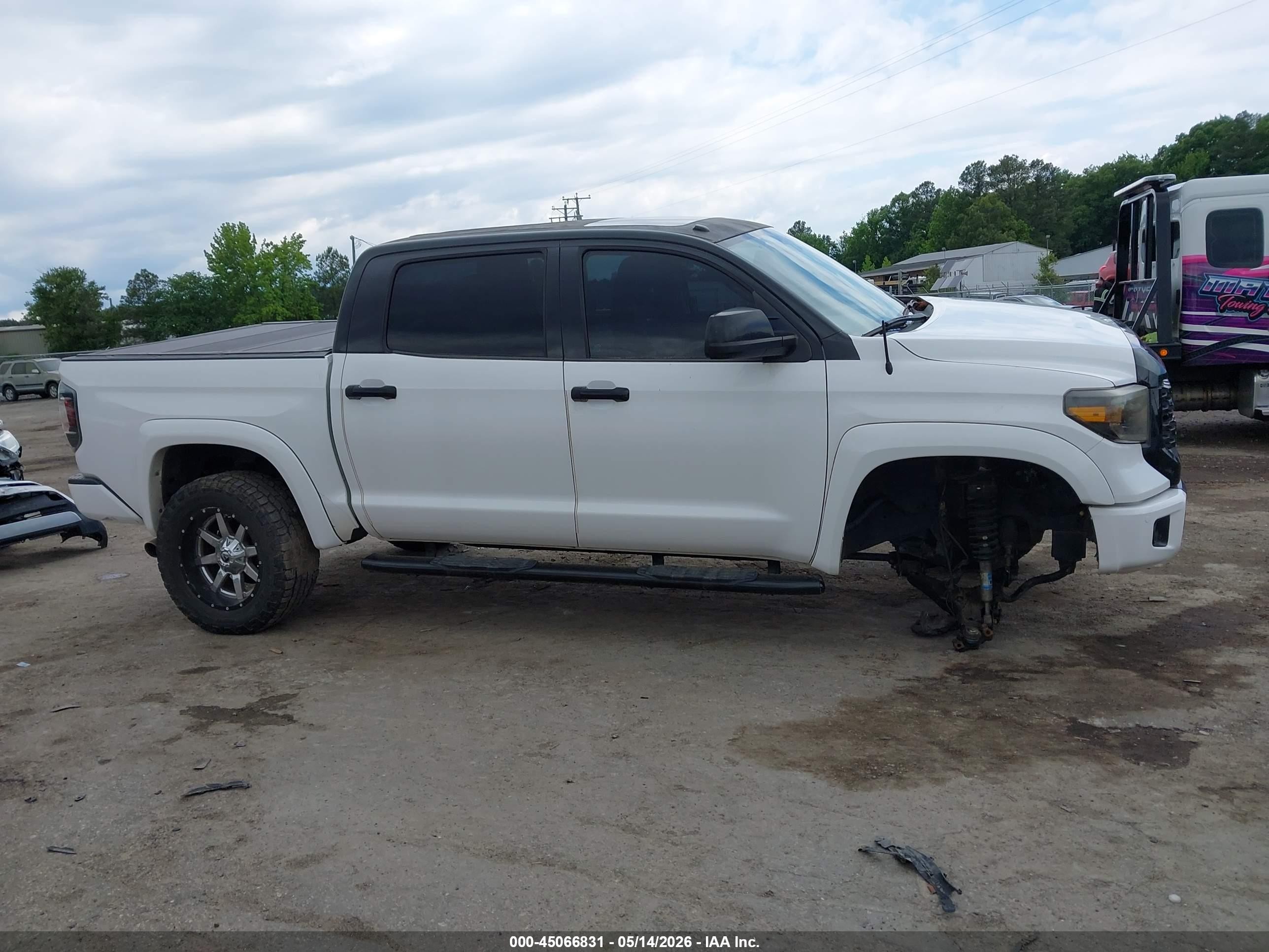 2015 Toyota Tundra Platinum 5.7l V8 White vin: 5TFAW5F18FX441715