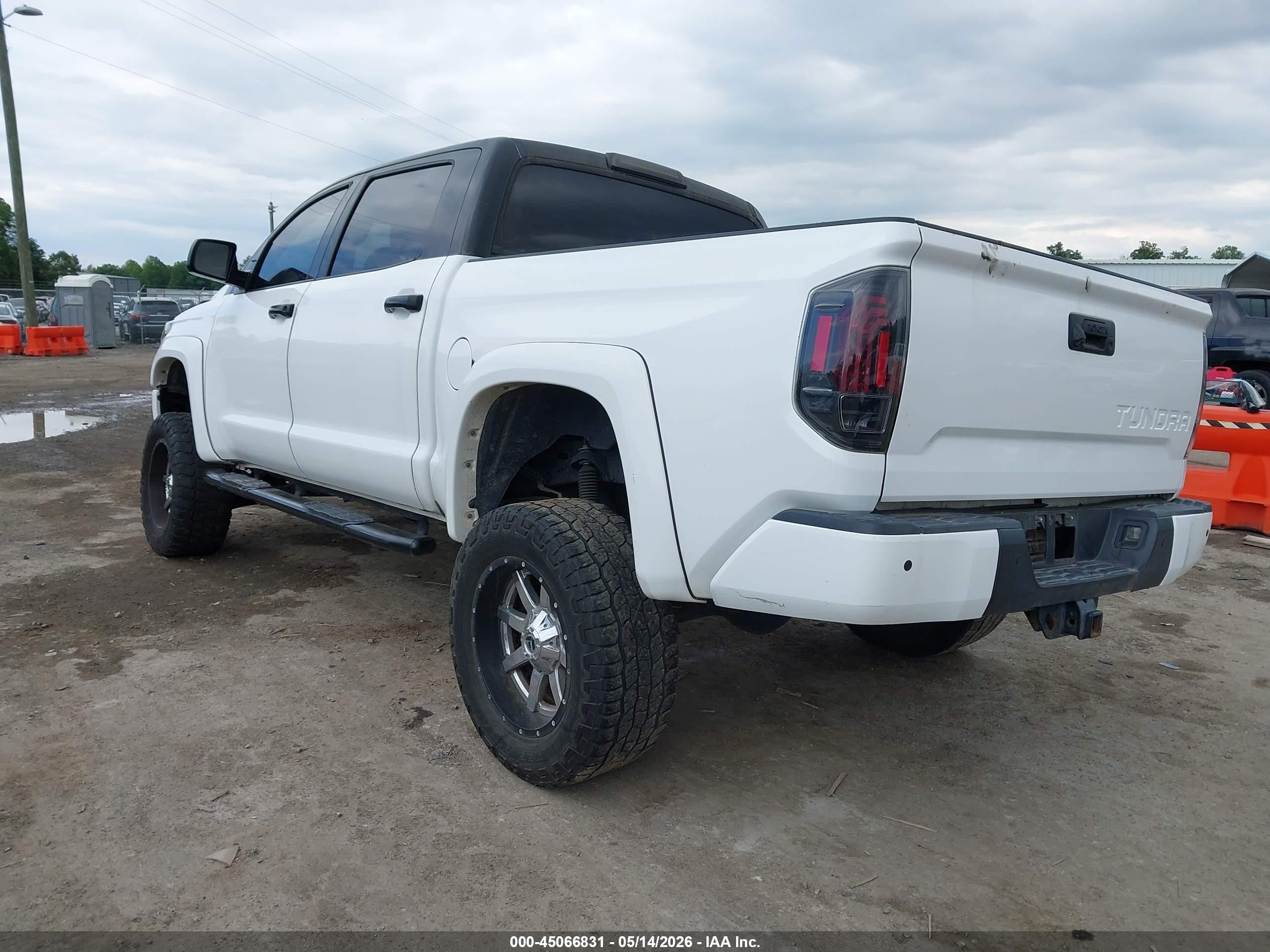 2015 Toyota Tundra Platinum 5.7l V8 White vin: 5TFAW5F18FX441715