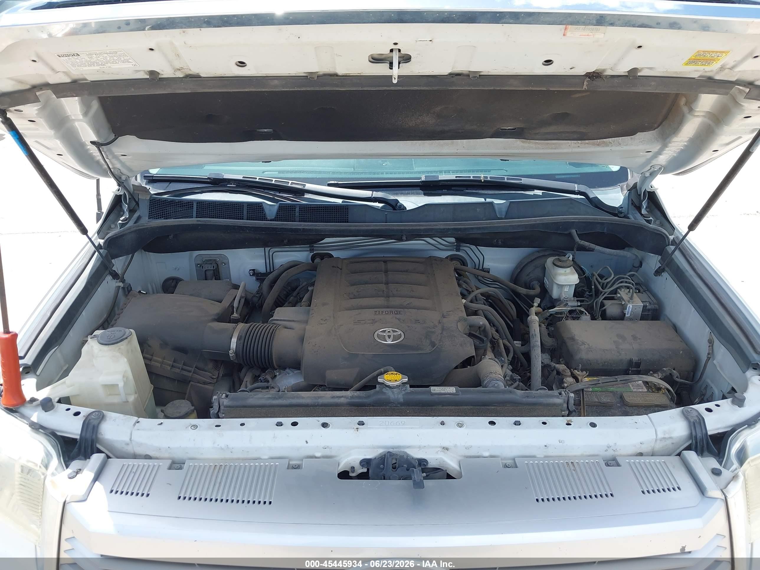 2014 Toyota Tundra 1794 5.7l V8 Белый vin: 5TFAW5F19EX368207