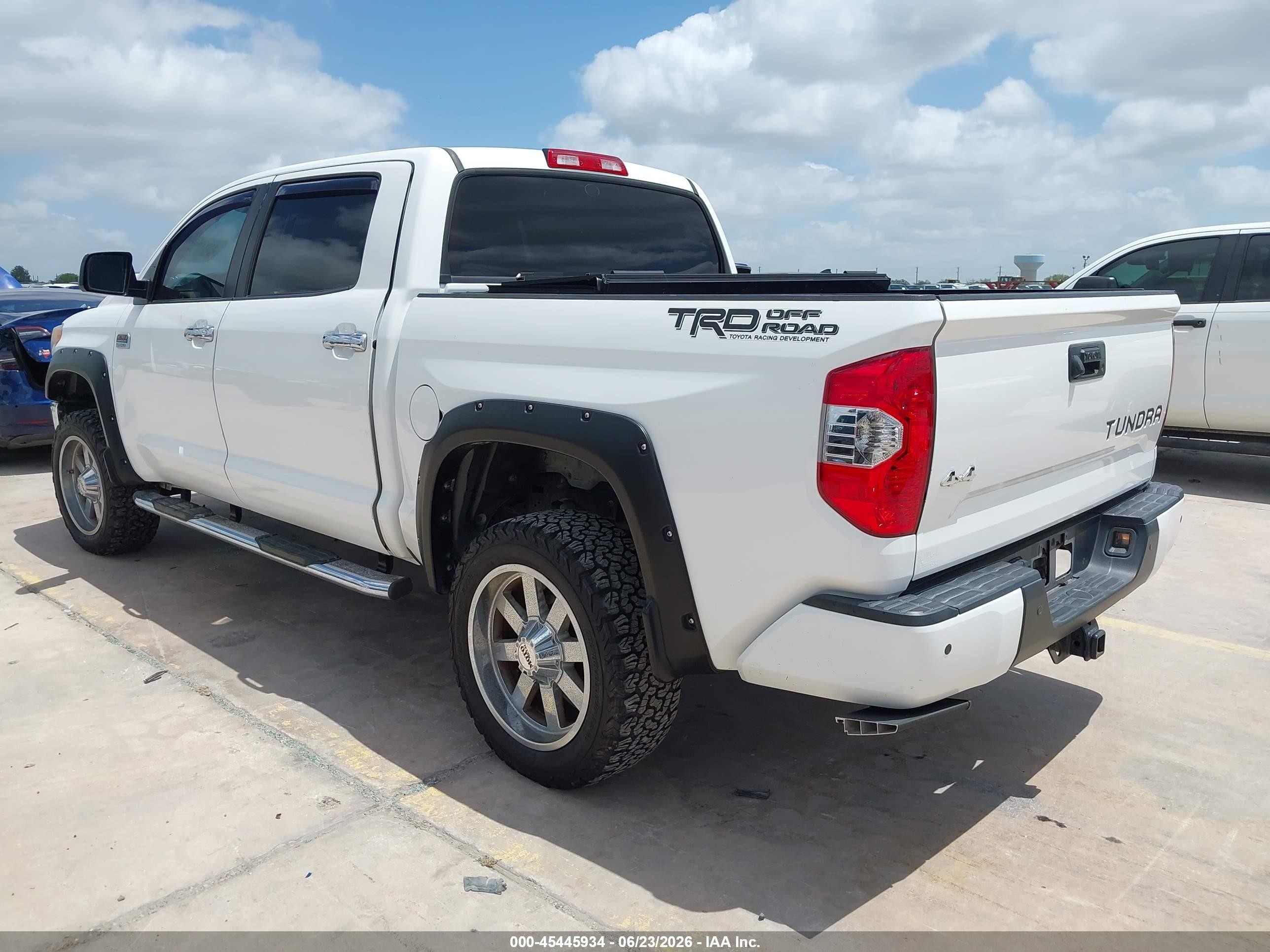 2014 Toyota Tundra 1794 5.7l V8 Белый vin: 5TFAW5F19EX368207