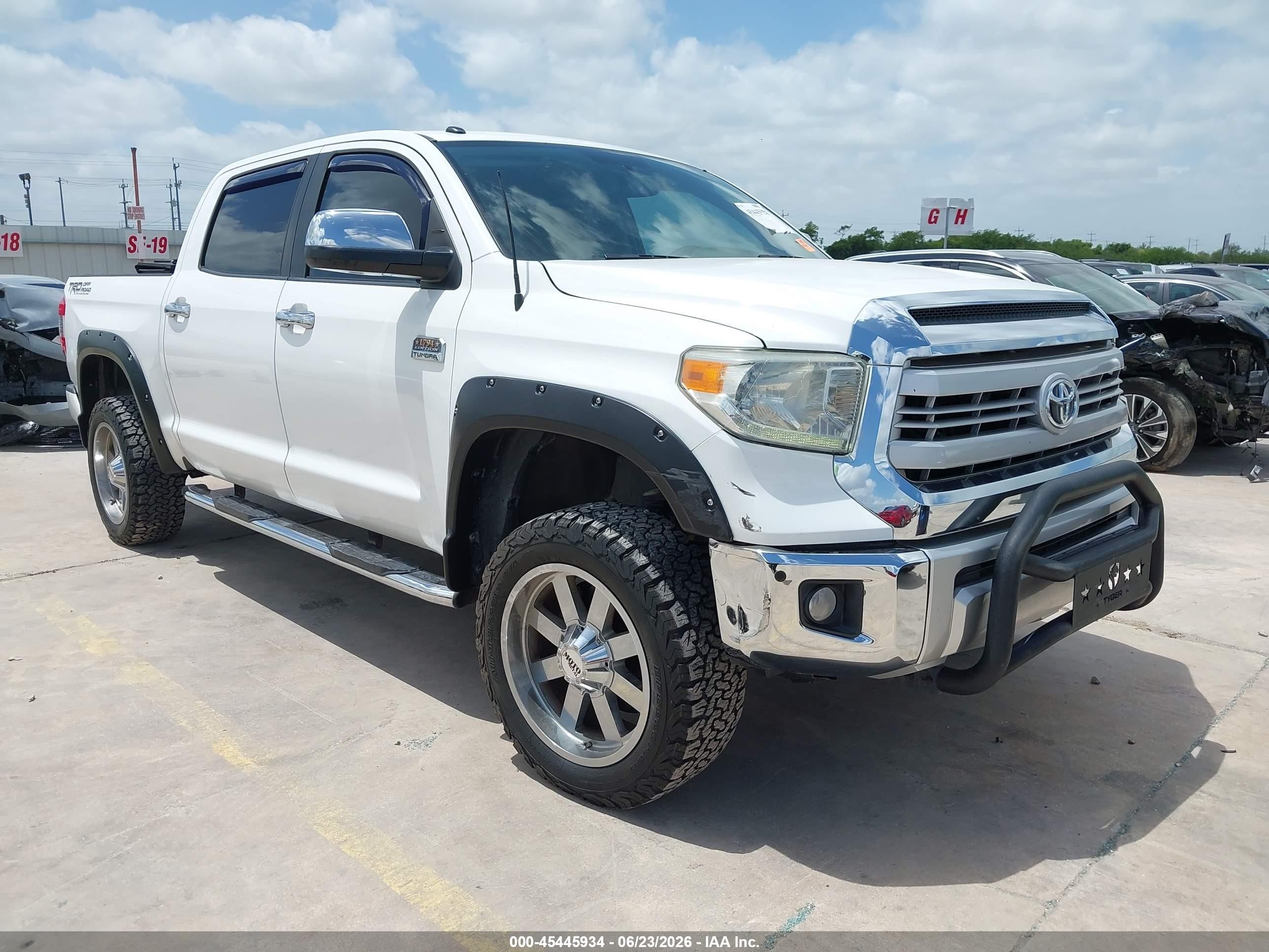 2014 Toyota Tundra 1794 5.7l V8 White vin: 5TFAW5F19EX368207