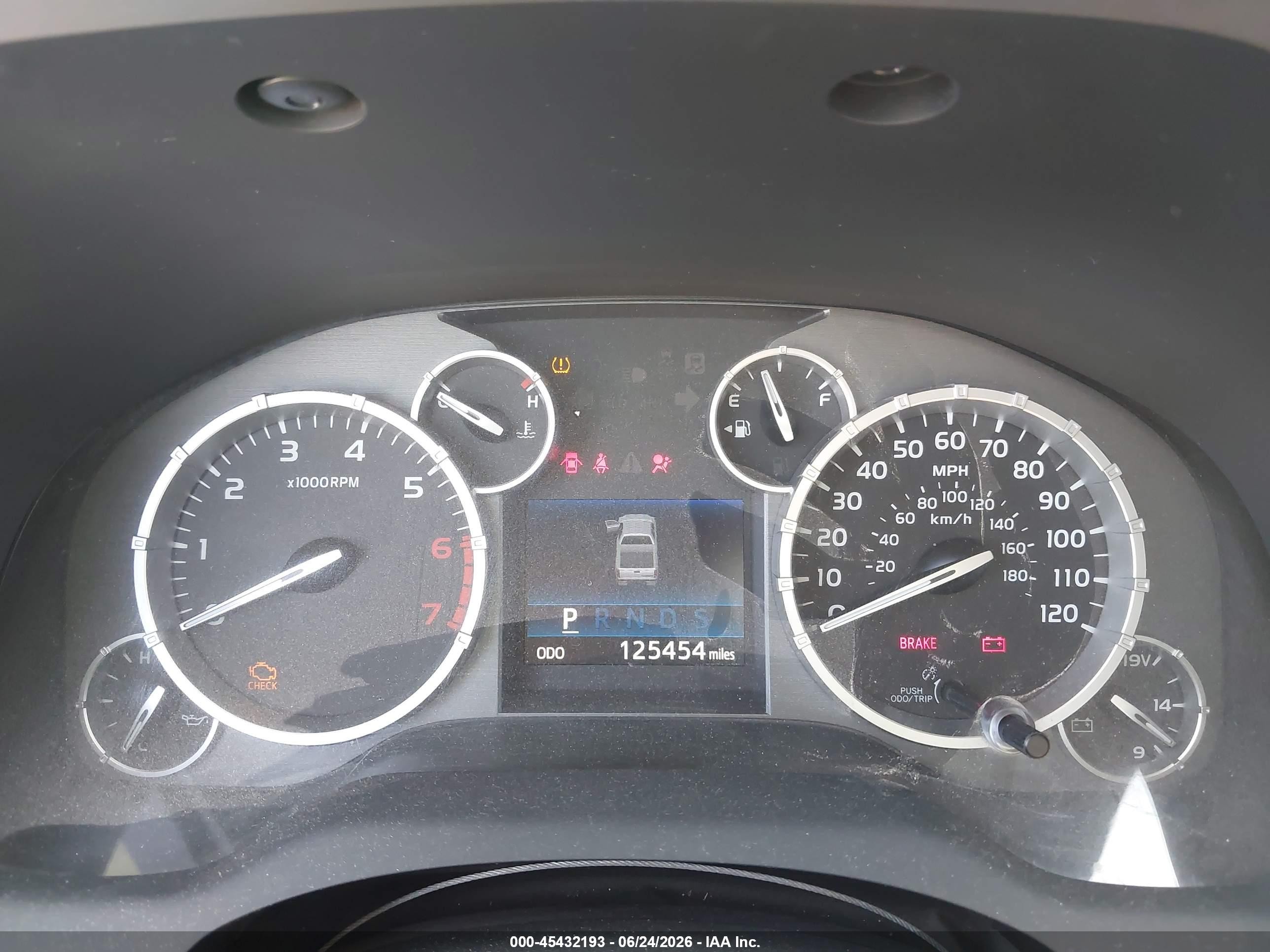 2014 Toyota Tundra 1794 5.7l V8 White vin: 5TFAW5F1XEX377823