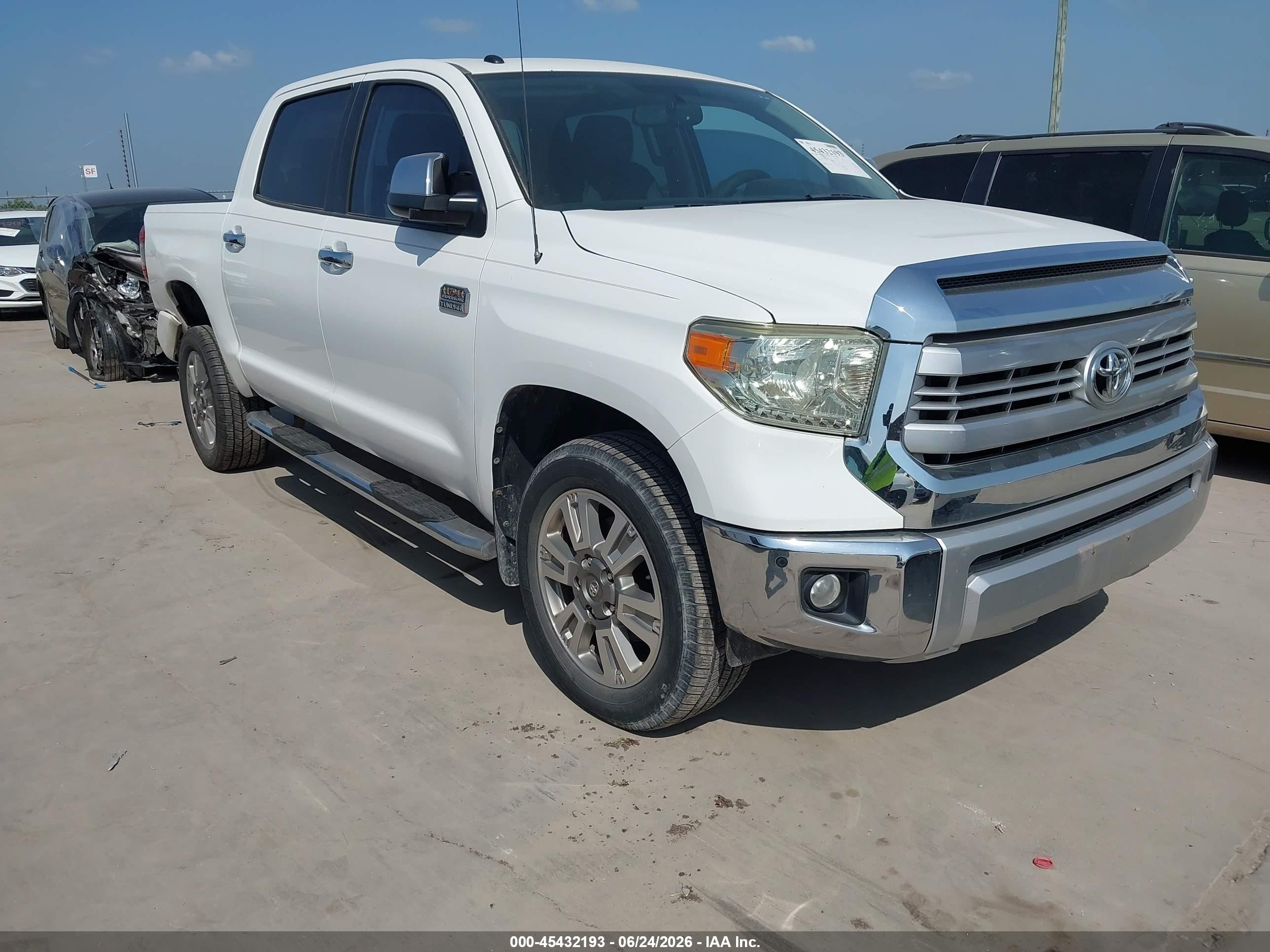 2014 Toyota Tundra 1794 5.7l V8 White vin: 5TFAW5F1XEX377823