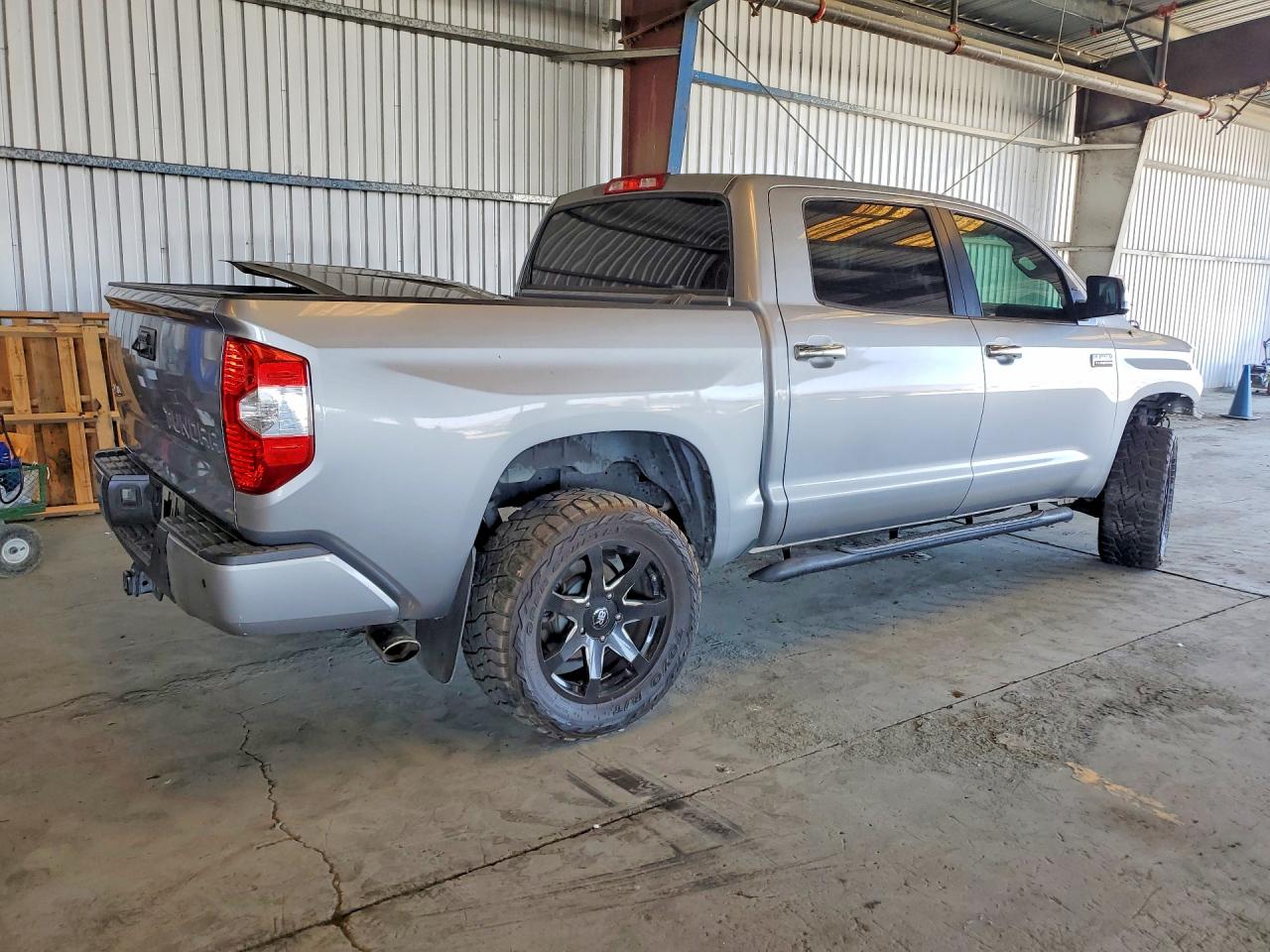 2015 Toyota Tundra Platinum Серебряный vin: 5TFAW5F1XFX461108
