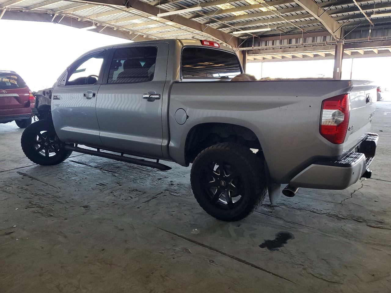 2015 Toyota Tundra Platinum Серебряный vin: 5TFAW5F1XFX461108