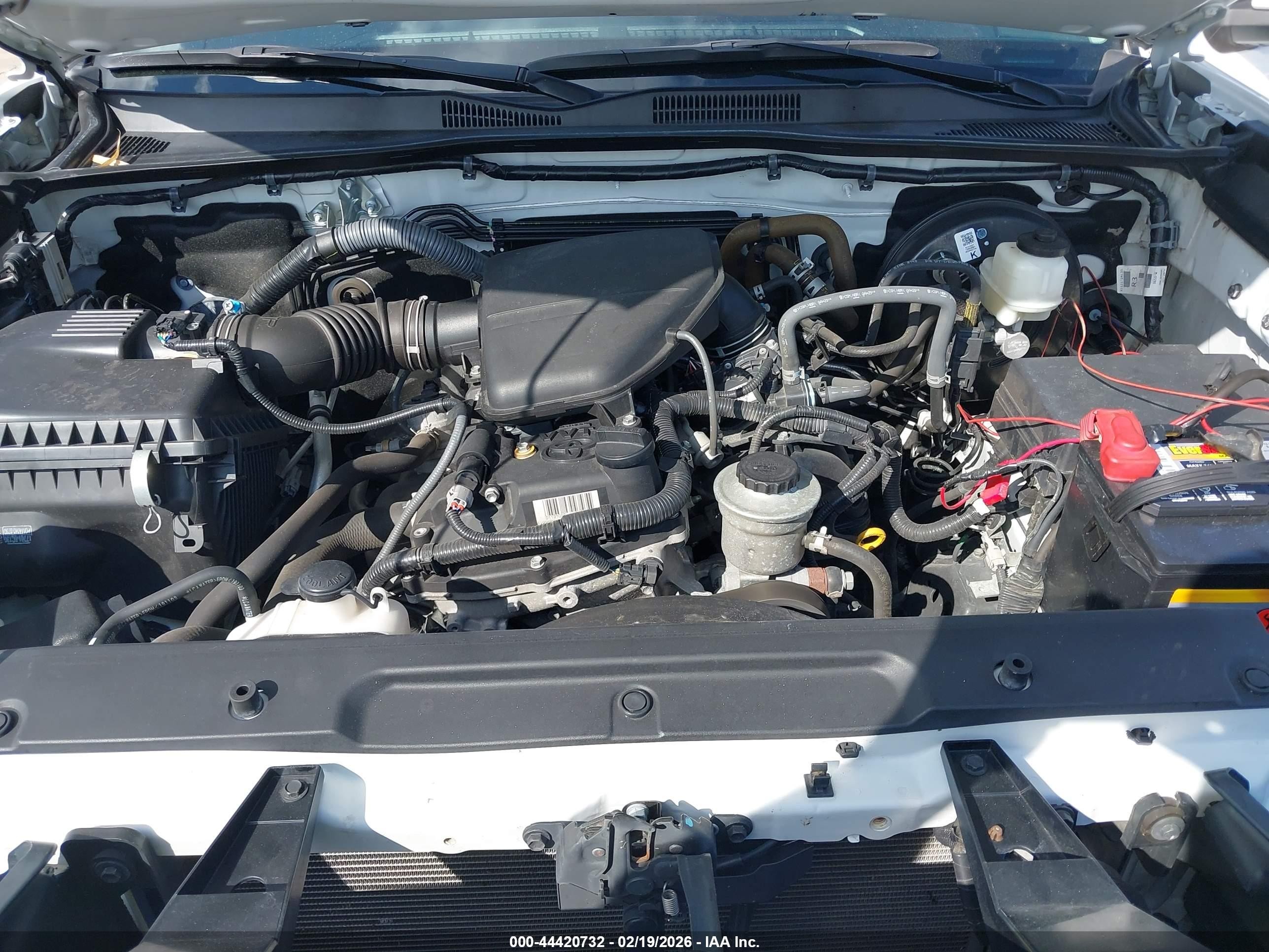 2020 Toyota Tacoma Sr Белый vin: 5TFAX5GN0LX180669