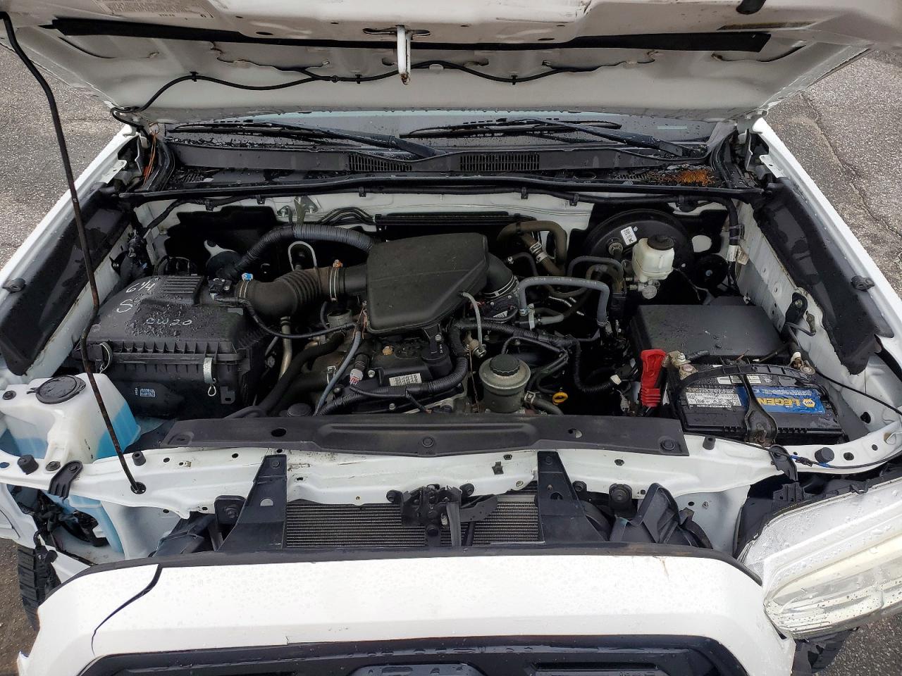2019 Toyota Tacoma Sr White vin: 5TFAX5GN1KX154807