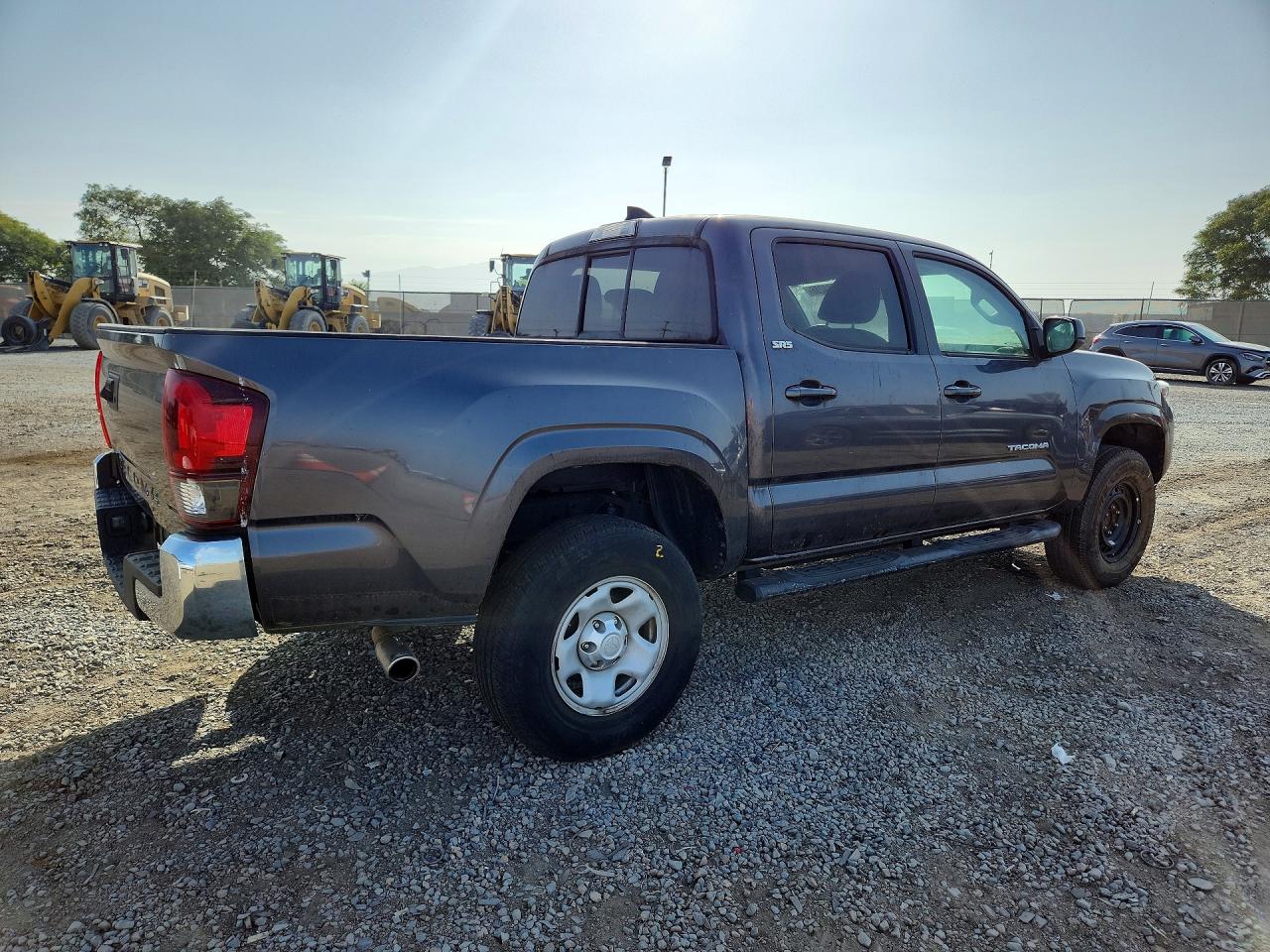 2018 Toyota Tacoma Sr5 Серый vin: 5TFAX5GN2JX112404