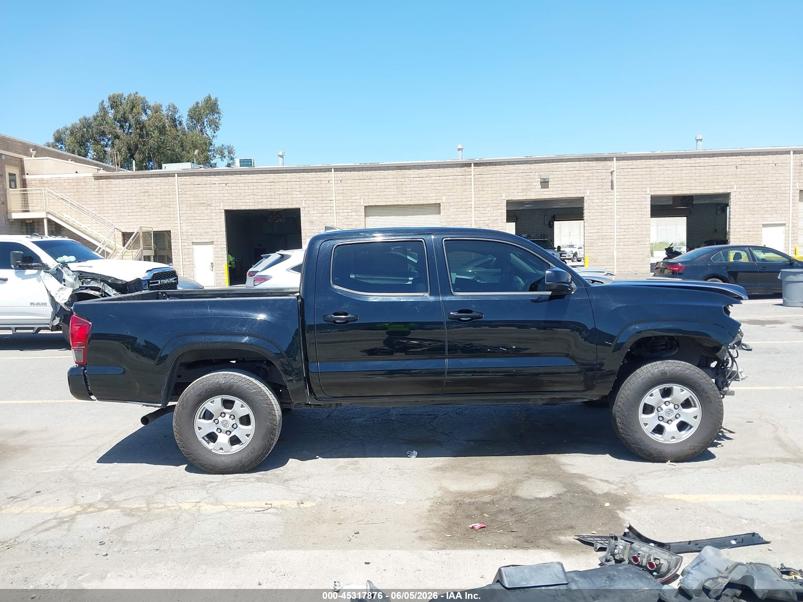 2018 Toyota Tacoma Sr Black vin: 5TFAX5GN3JX121175