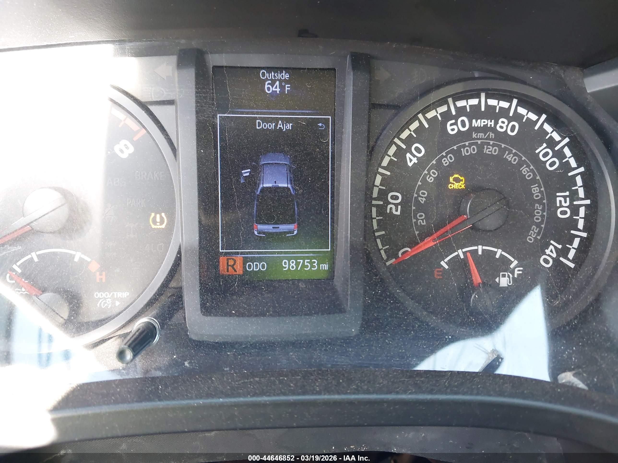 2019 Toyota Tacoma Sr Silver vin: 5TFAX5GN3KX138625