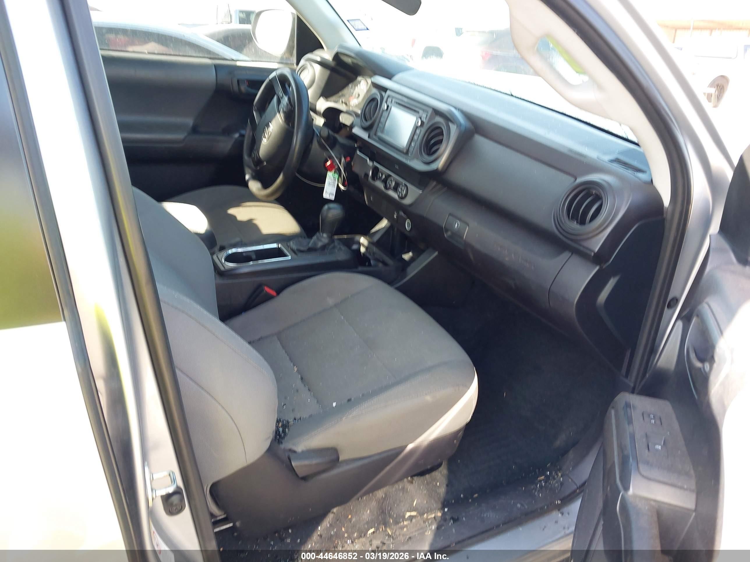 2019 Toyota Tacoma Sr Silver vin: 5TFAX5GN3KX138625